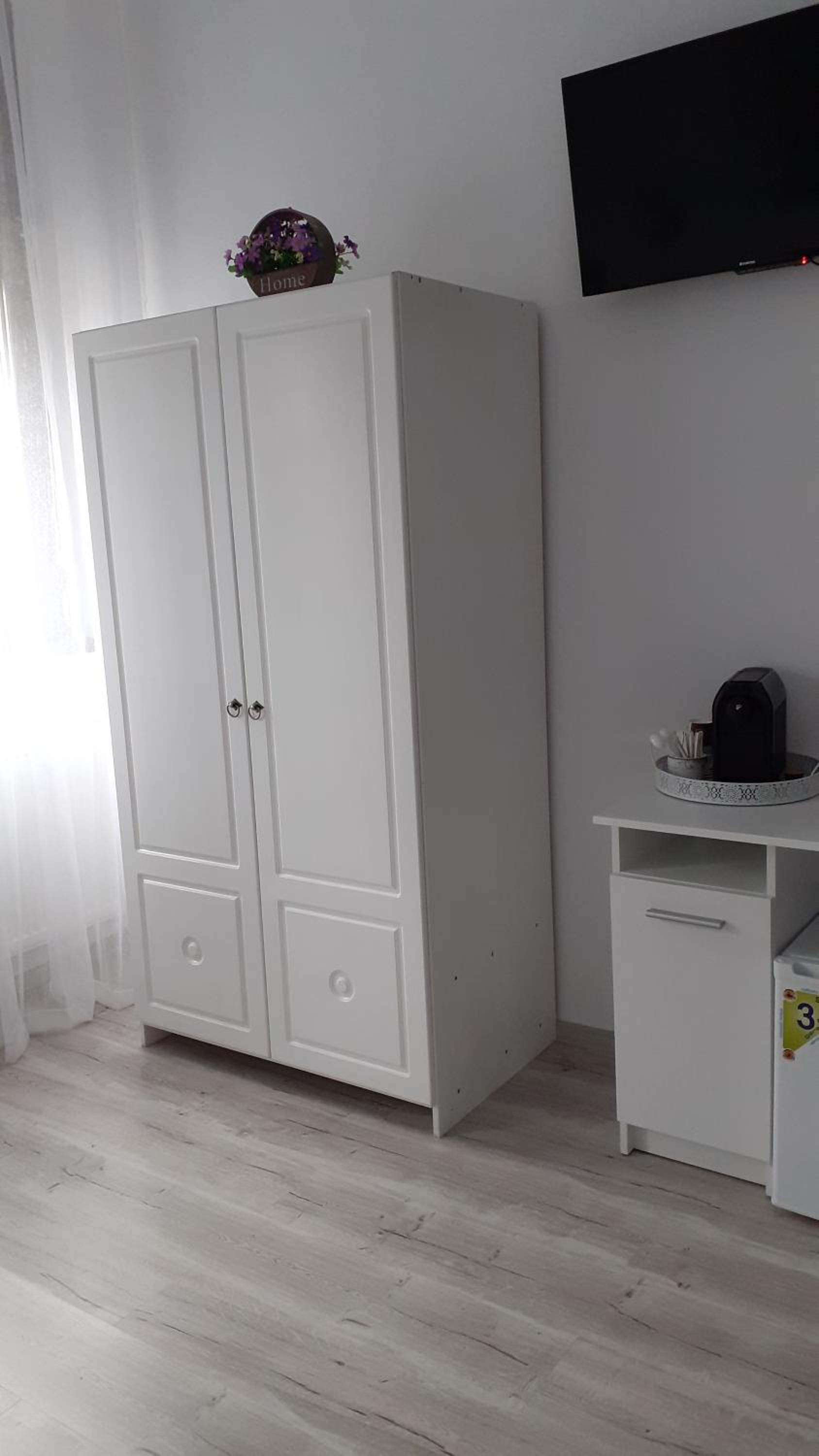 Double Room - Photo 12