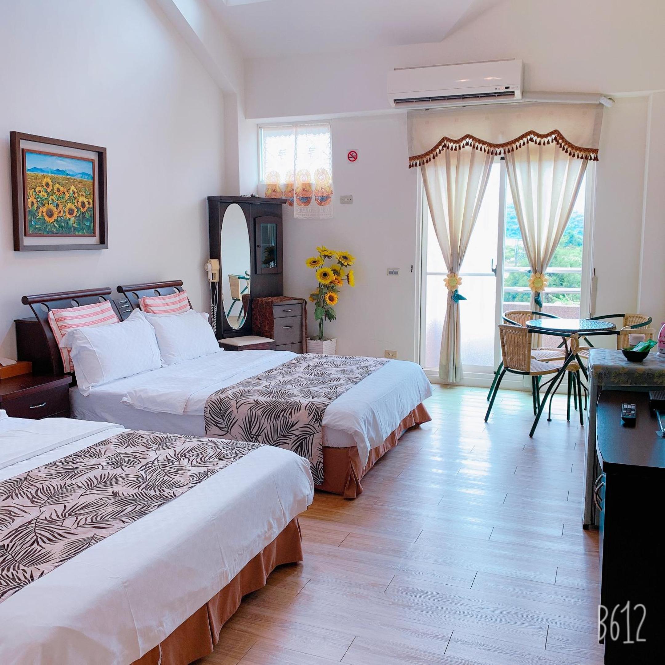 Quadruple Room with Balcony photo 1