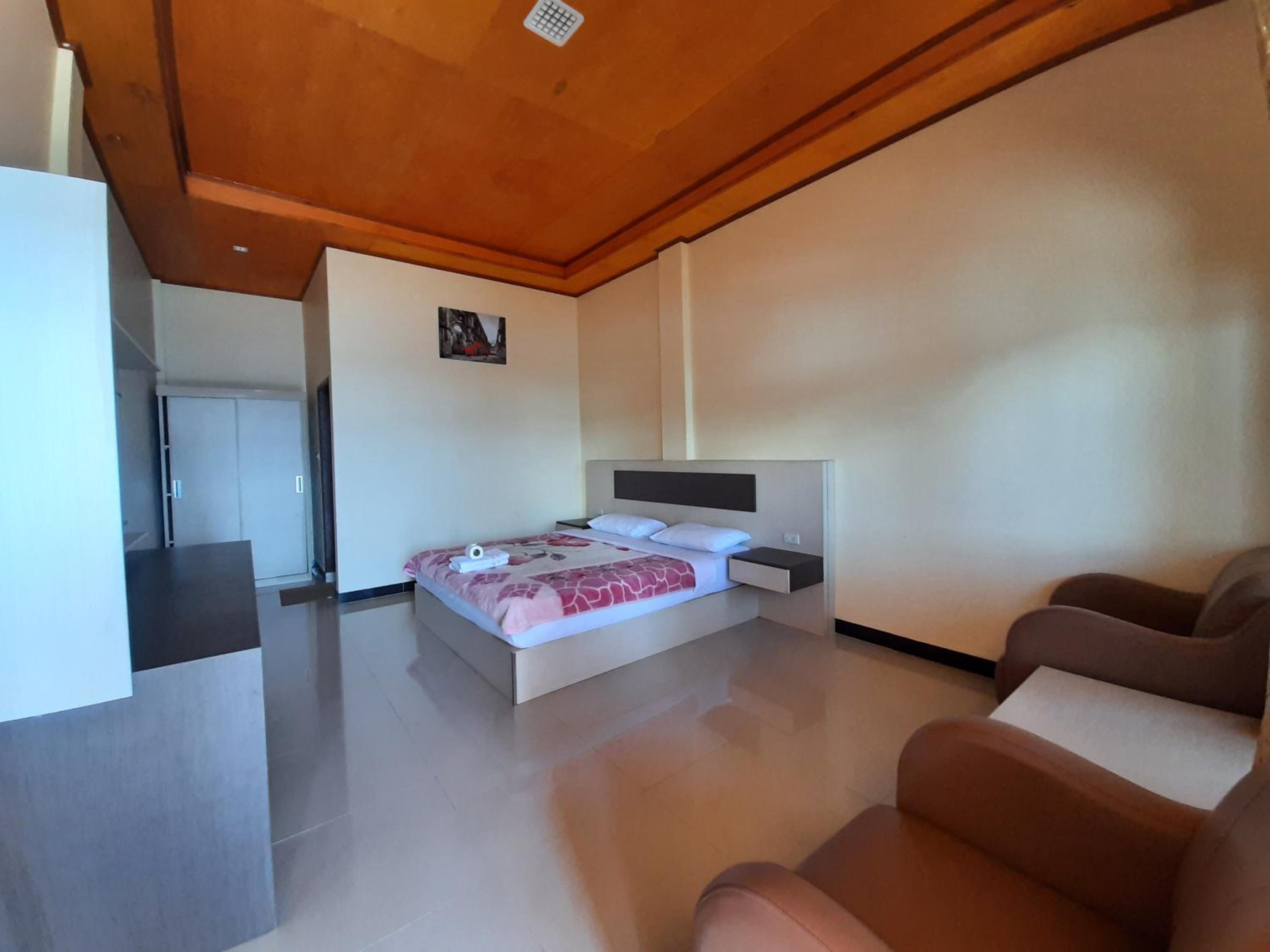 Deluxe Double Room with Lake View - Photo 12