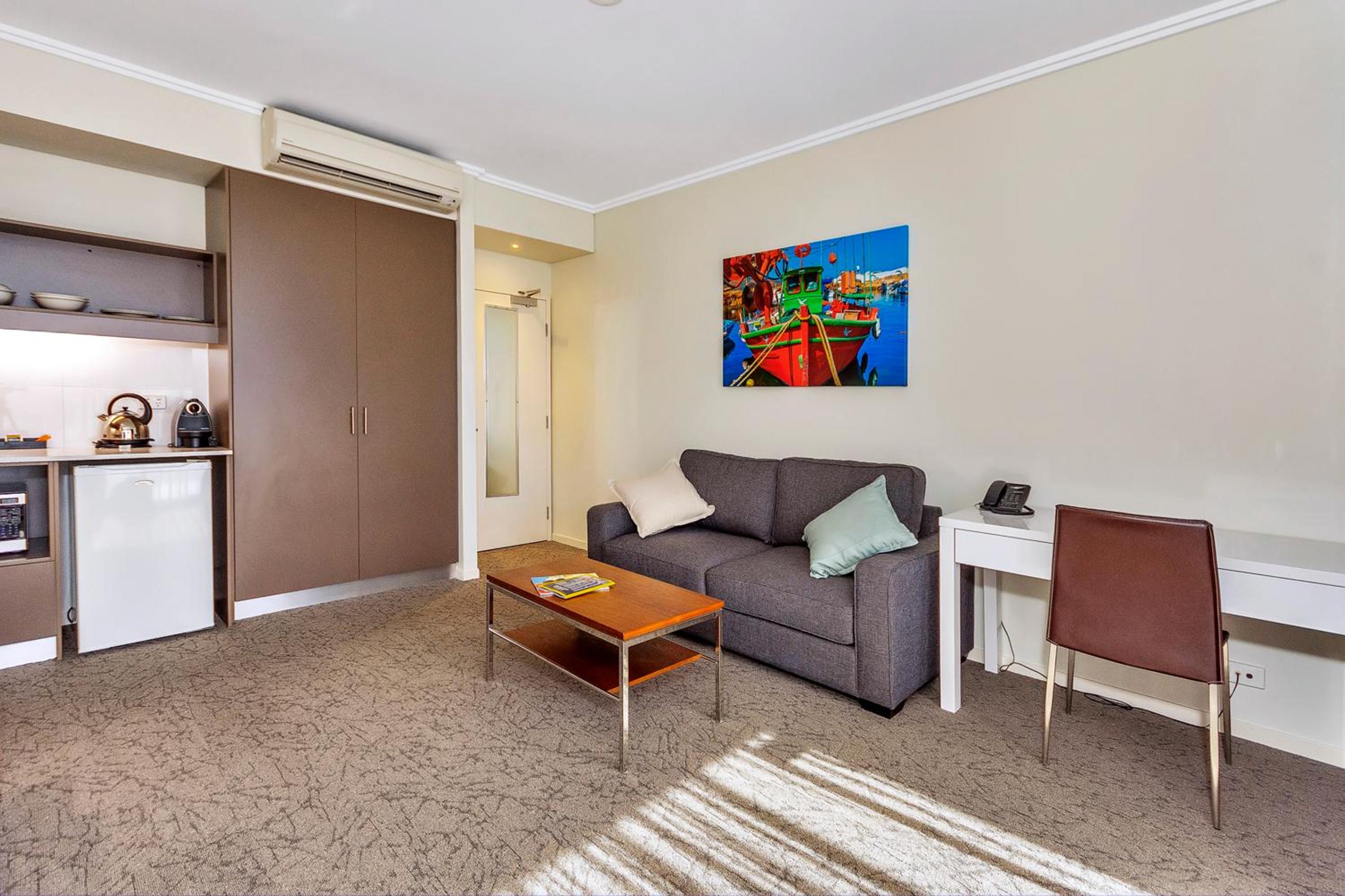New Haus Suite with Balcony photo 3
