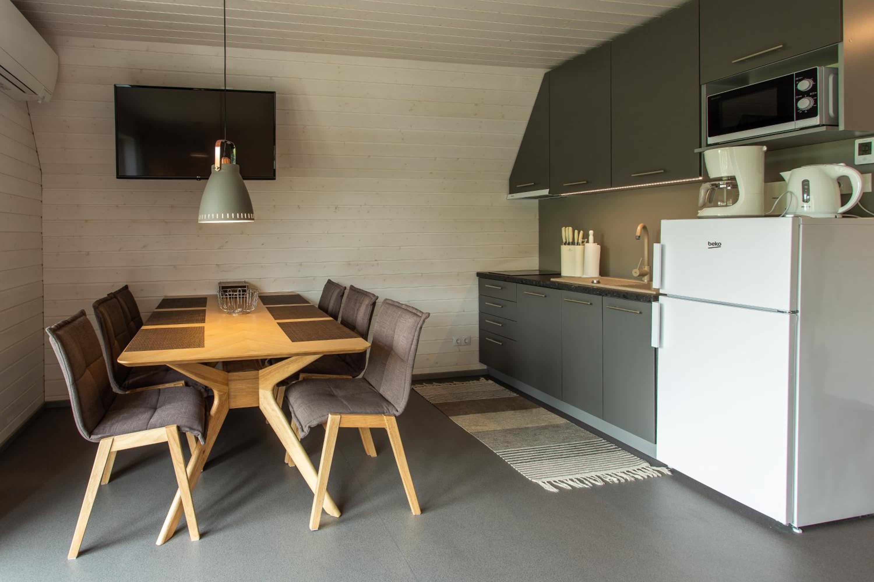 Three-Bedroom Apartment - Photo 7