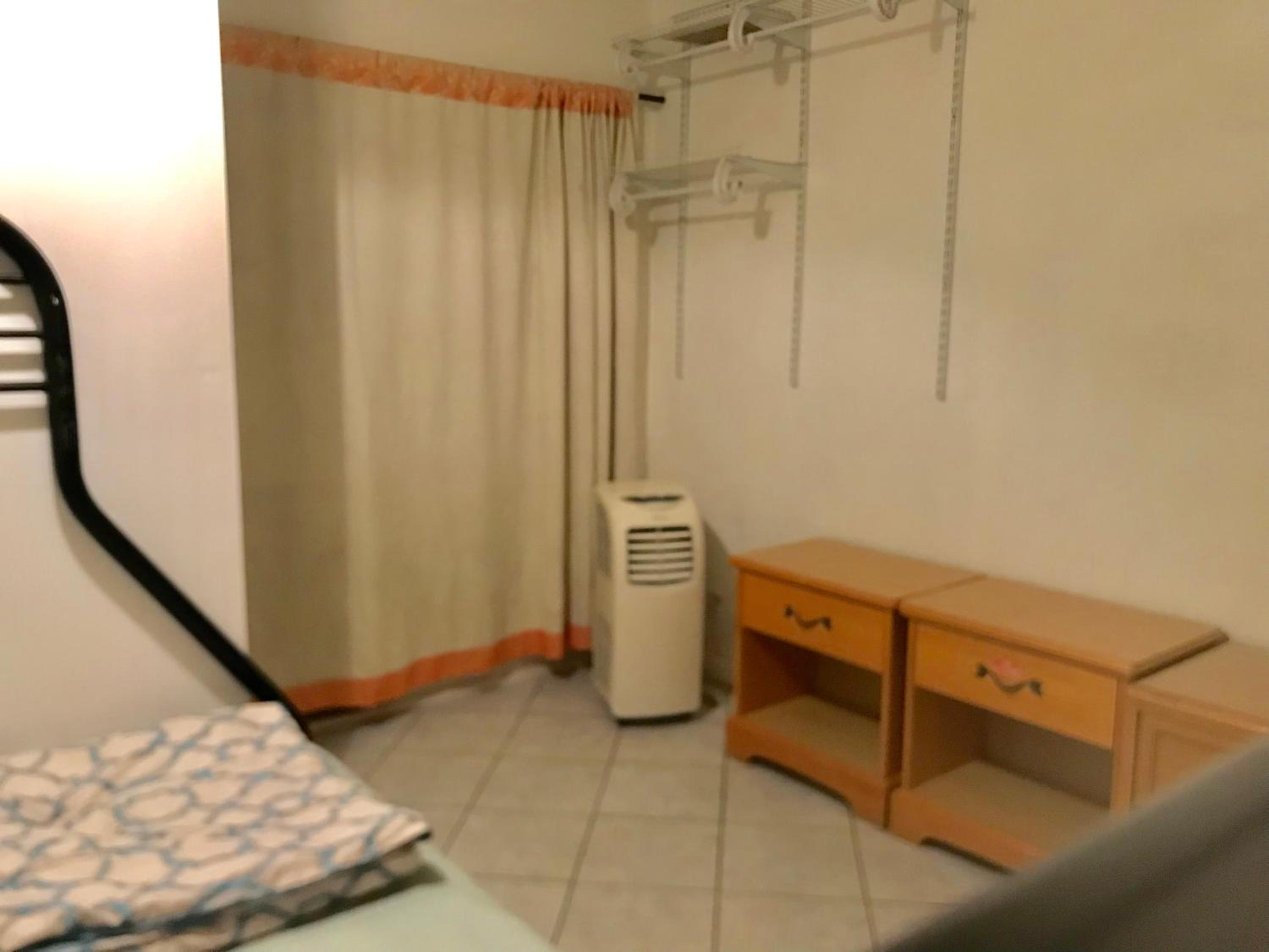 Double Room with Shared Bathroom photo 2