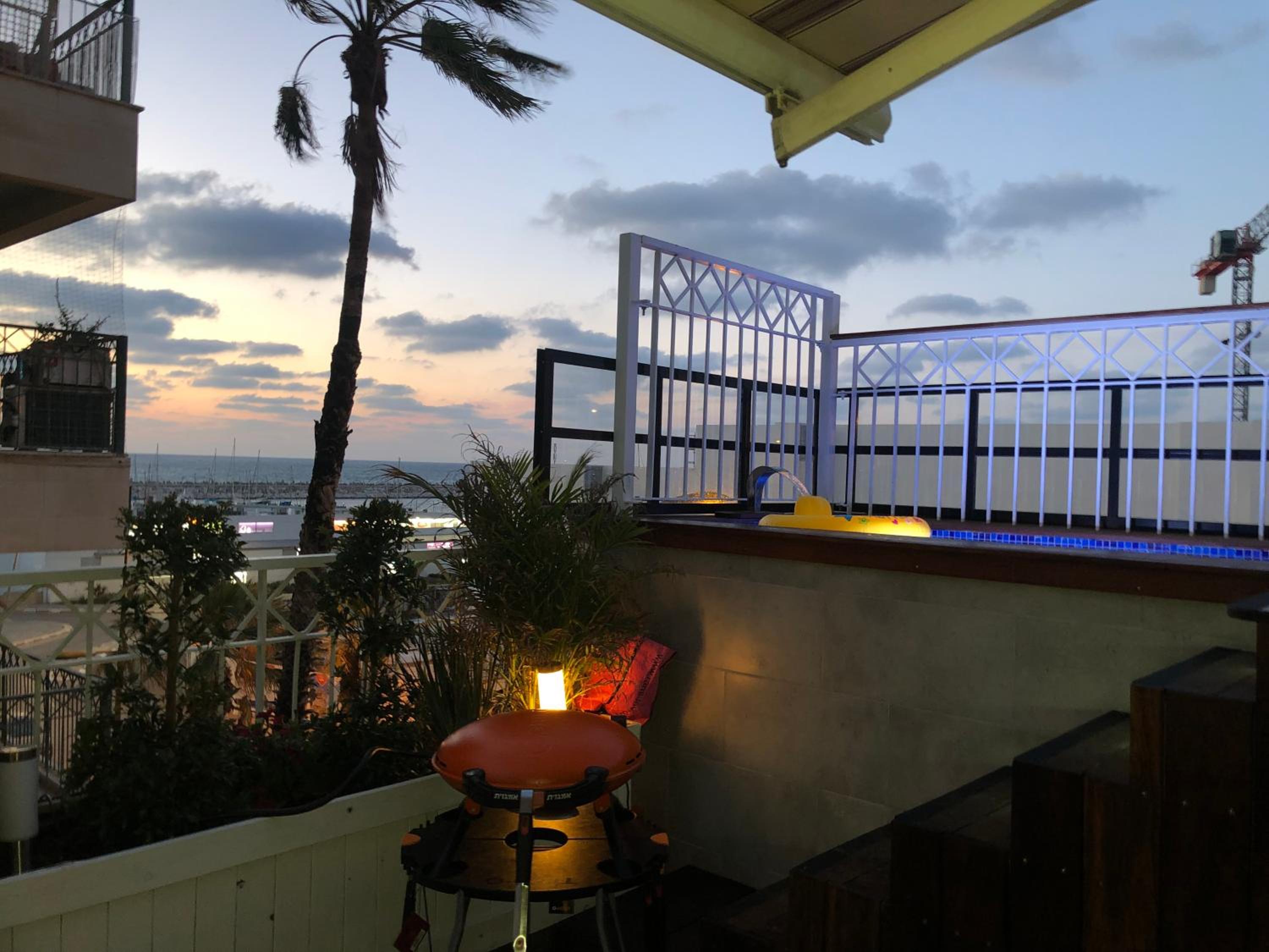 Apartment with Sea View - Photo 1