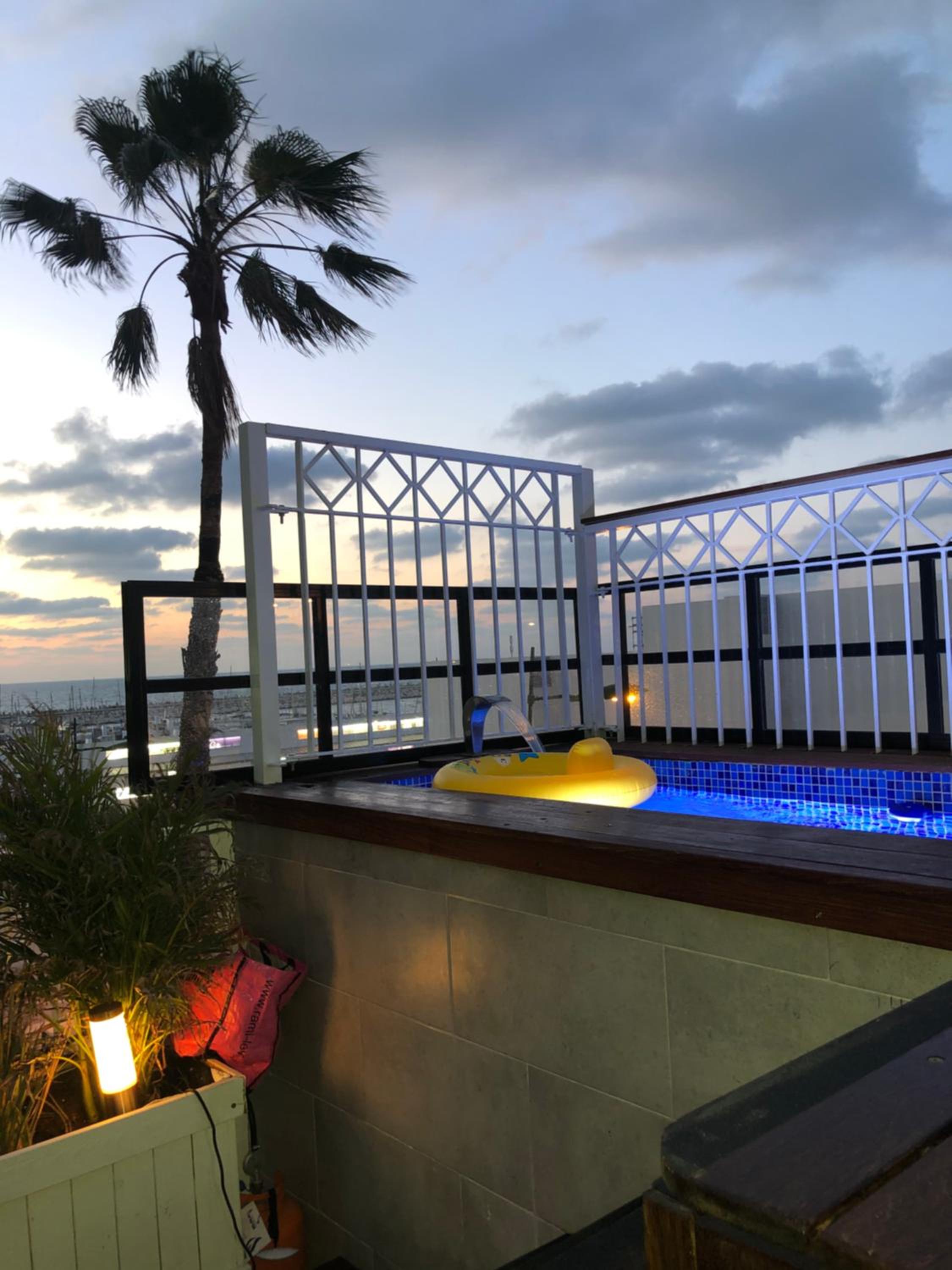 Apartment with Sea View - Photo 3