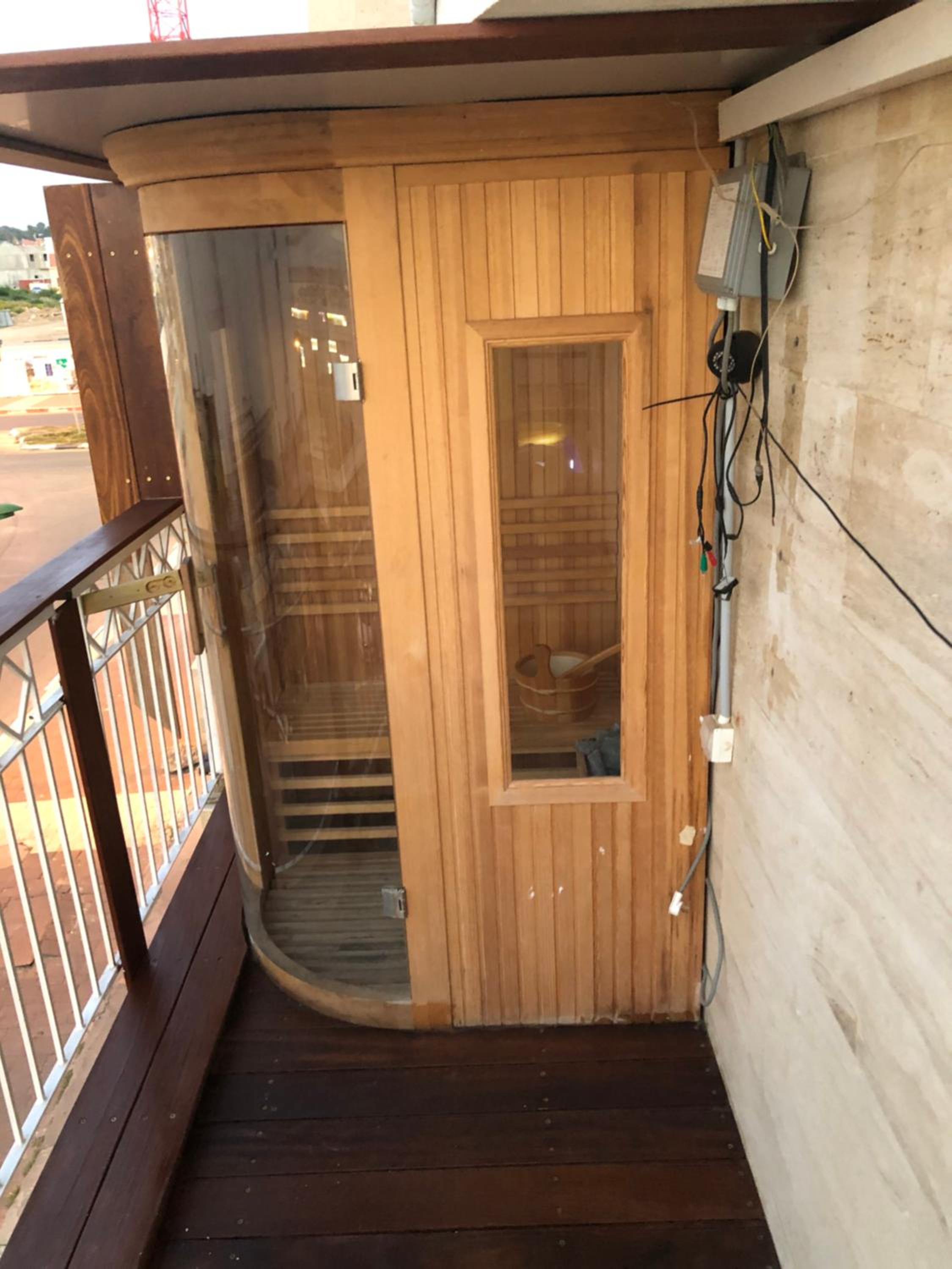 Apartment with Sea View - Photo 15