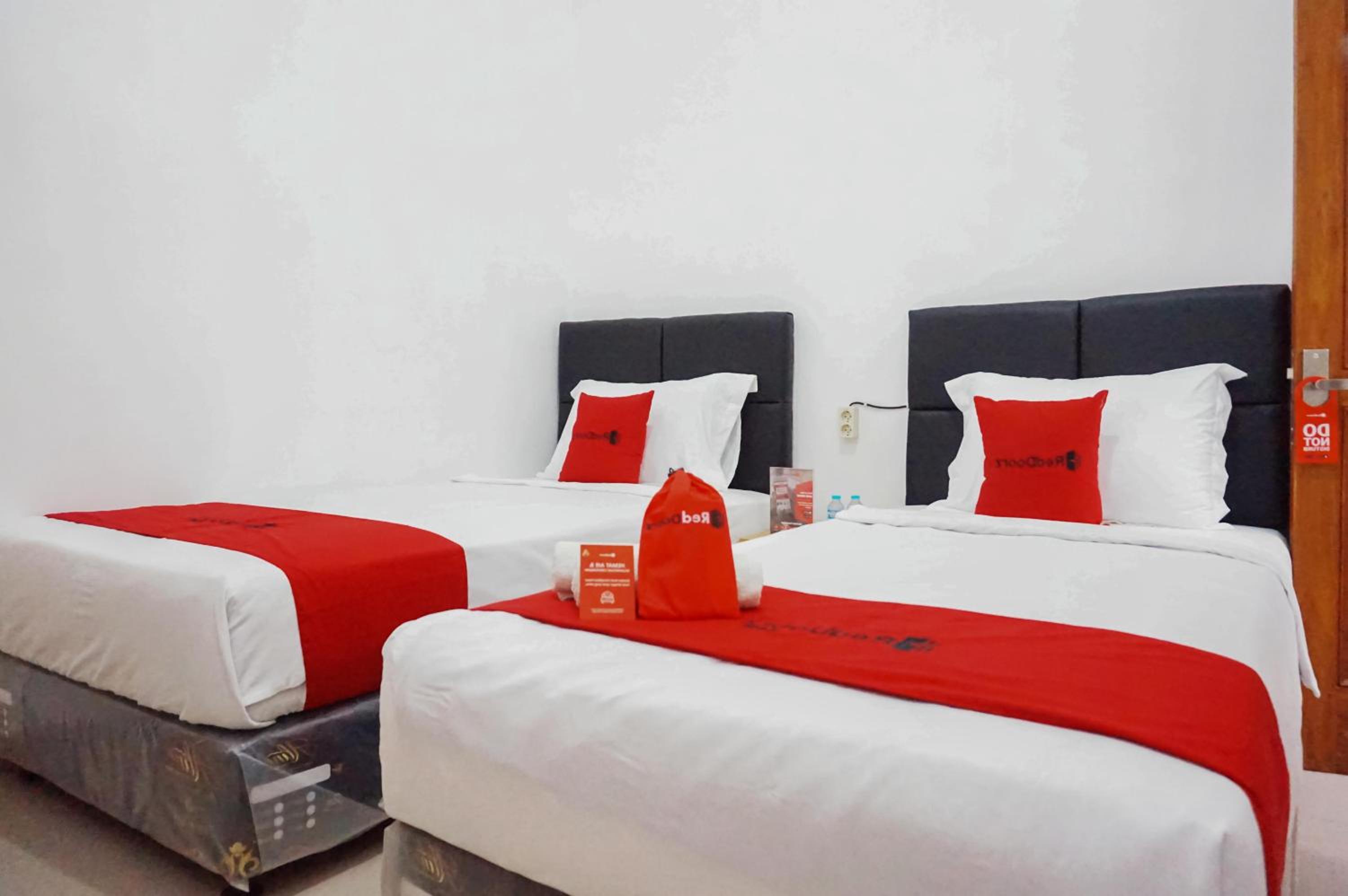 Twin Room - Photo 3