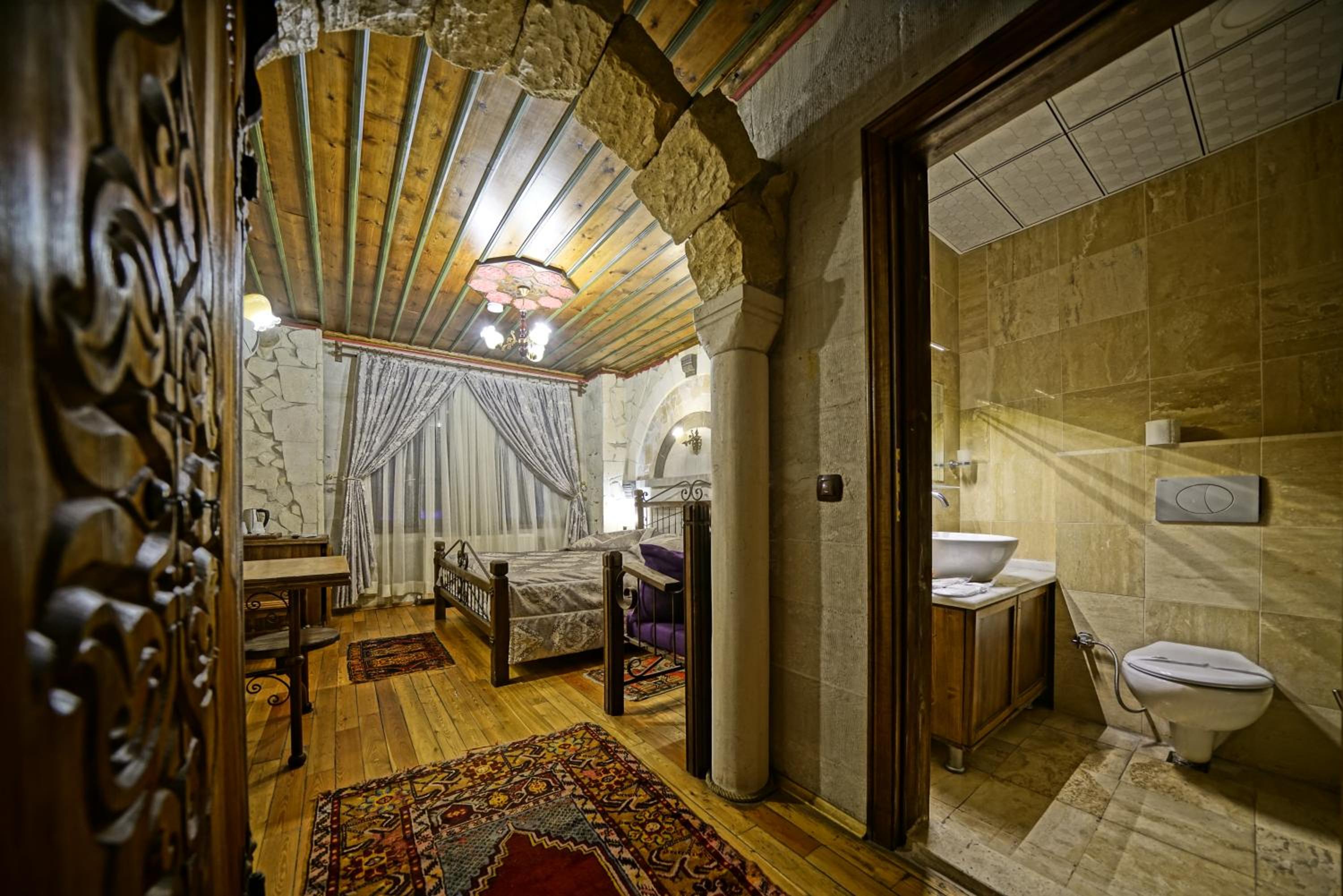 Standard Double Stone Room photo 3