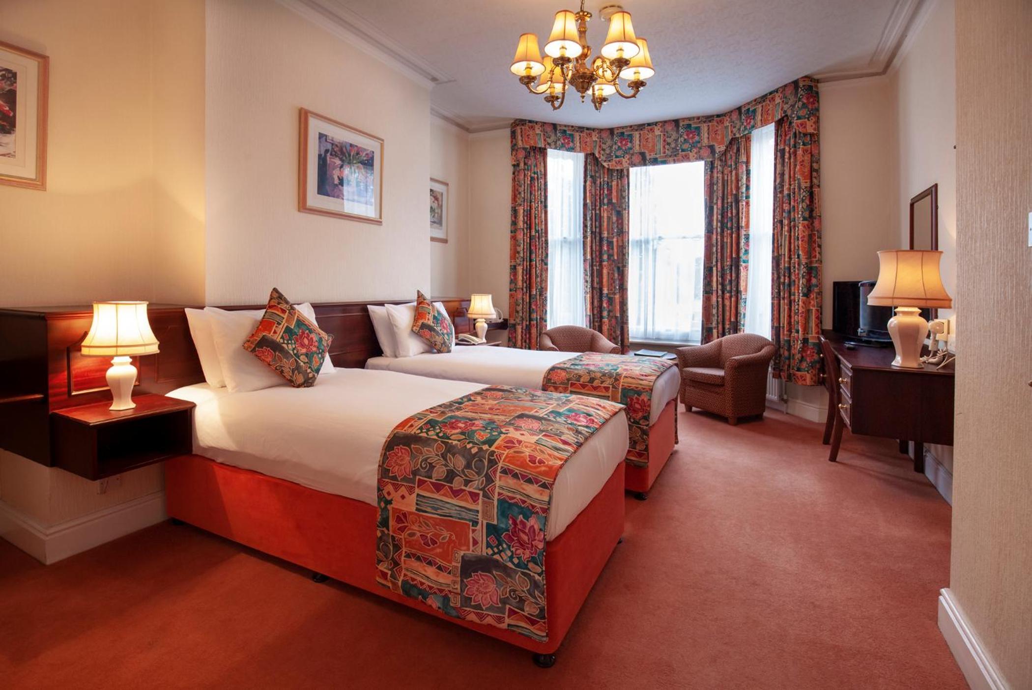 Large Twin Room photo 1