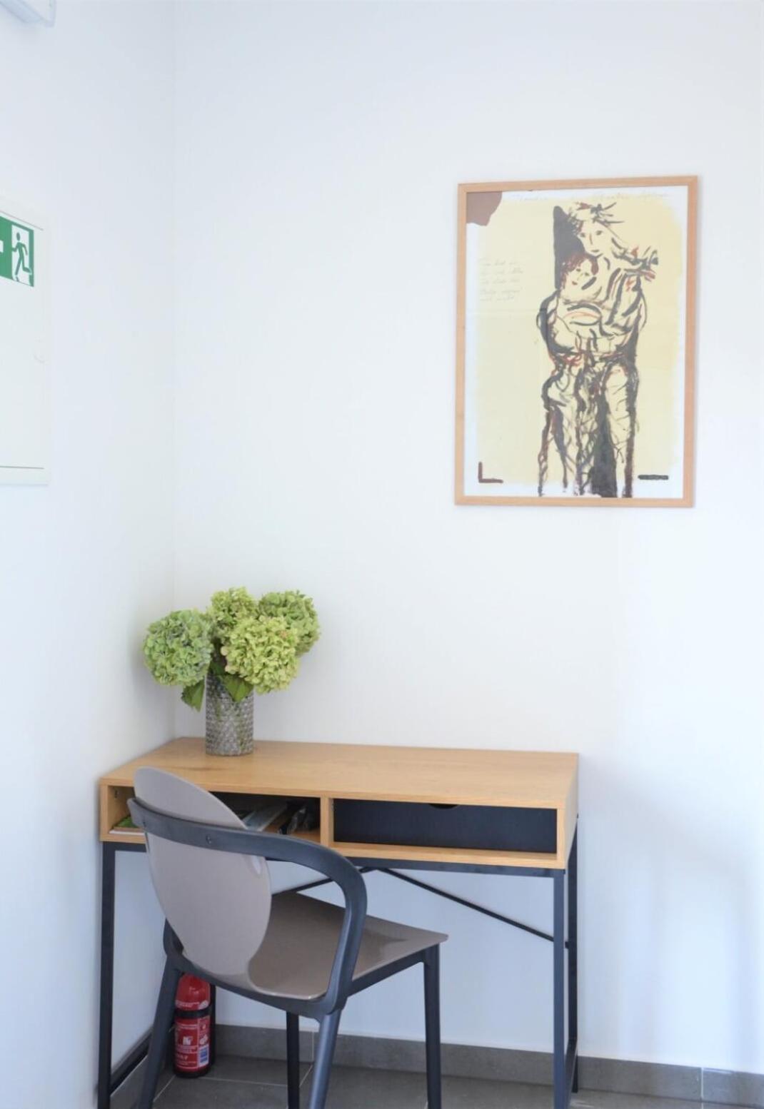 One-Bedroom Apartment photo 3