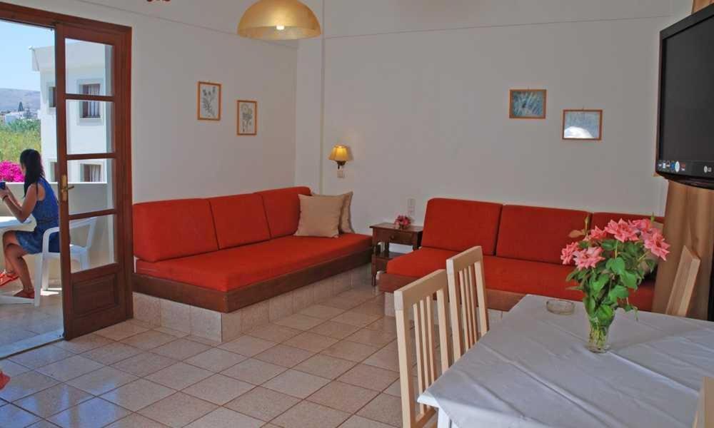 Apartment with Balcony photo 2