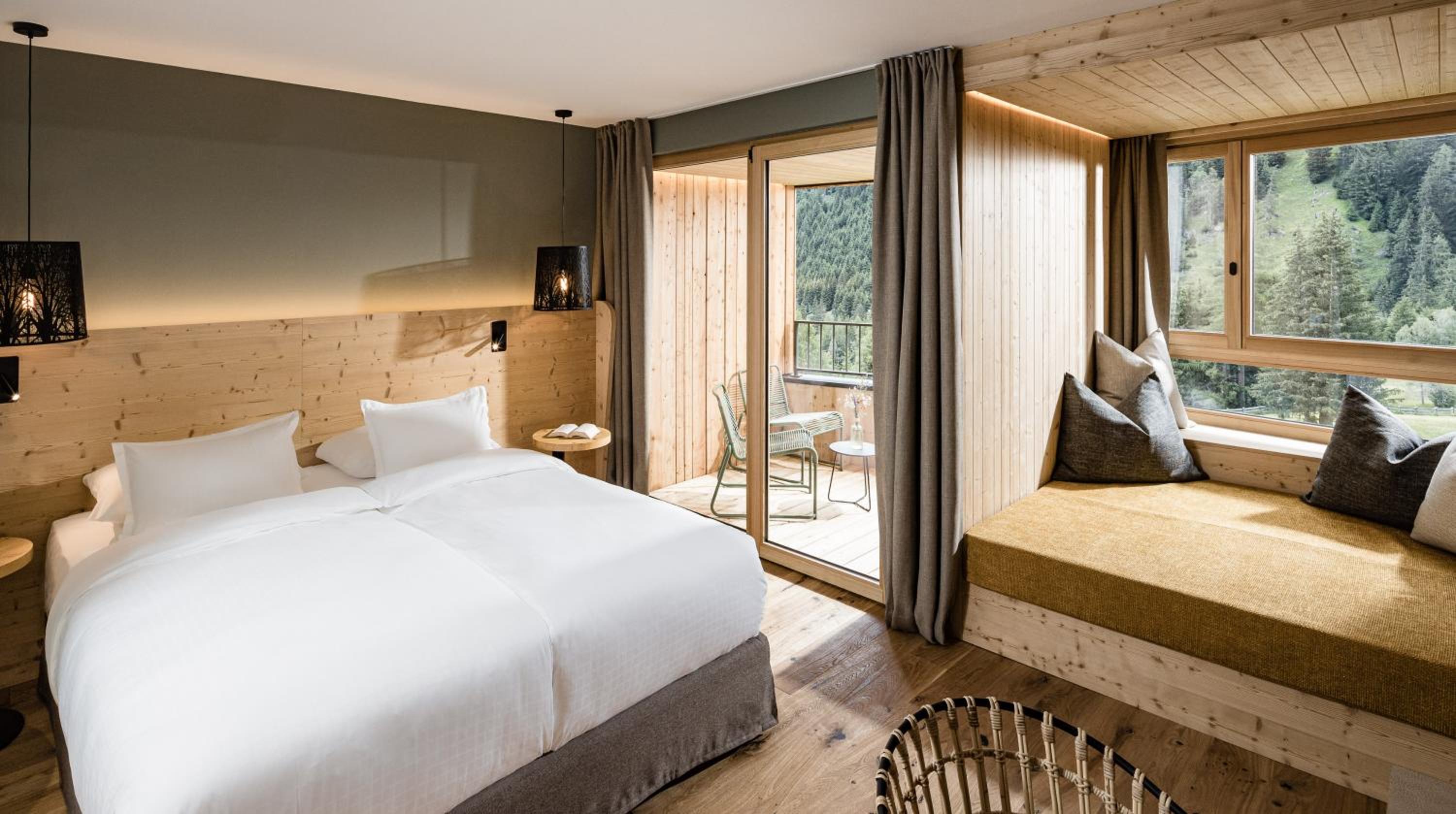 Deluxe Junior Suite - Photo 1