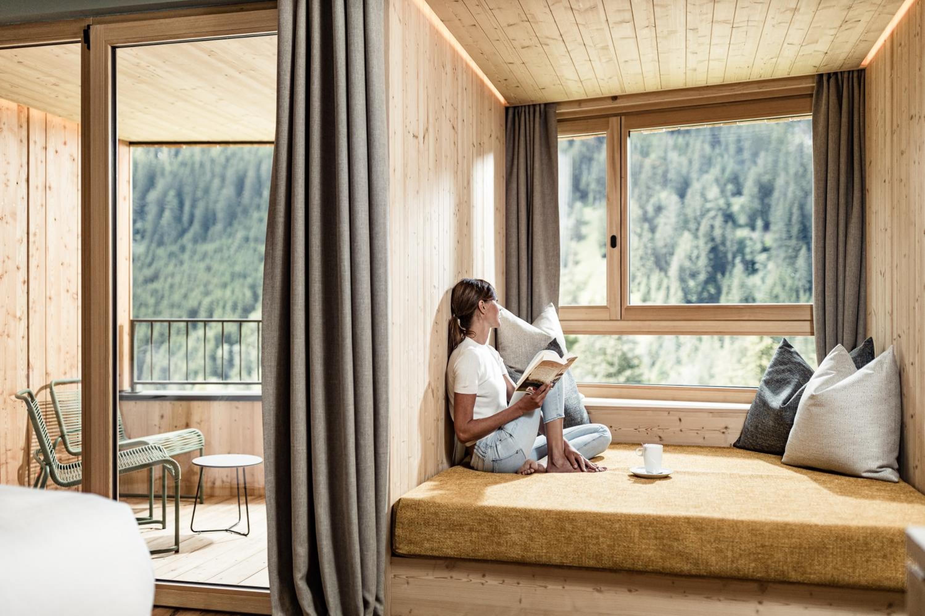Deluxe Junior Suite - Photo 4