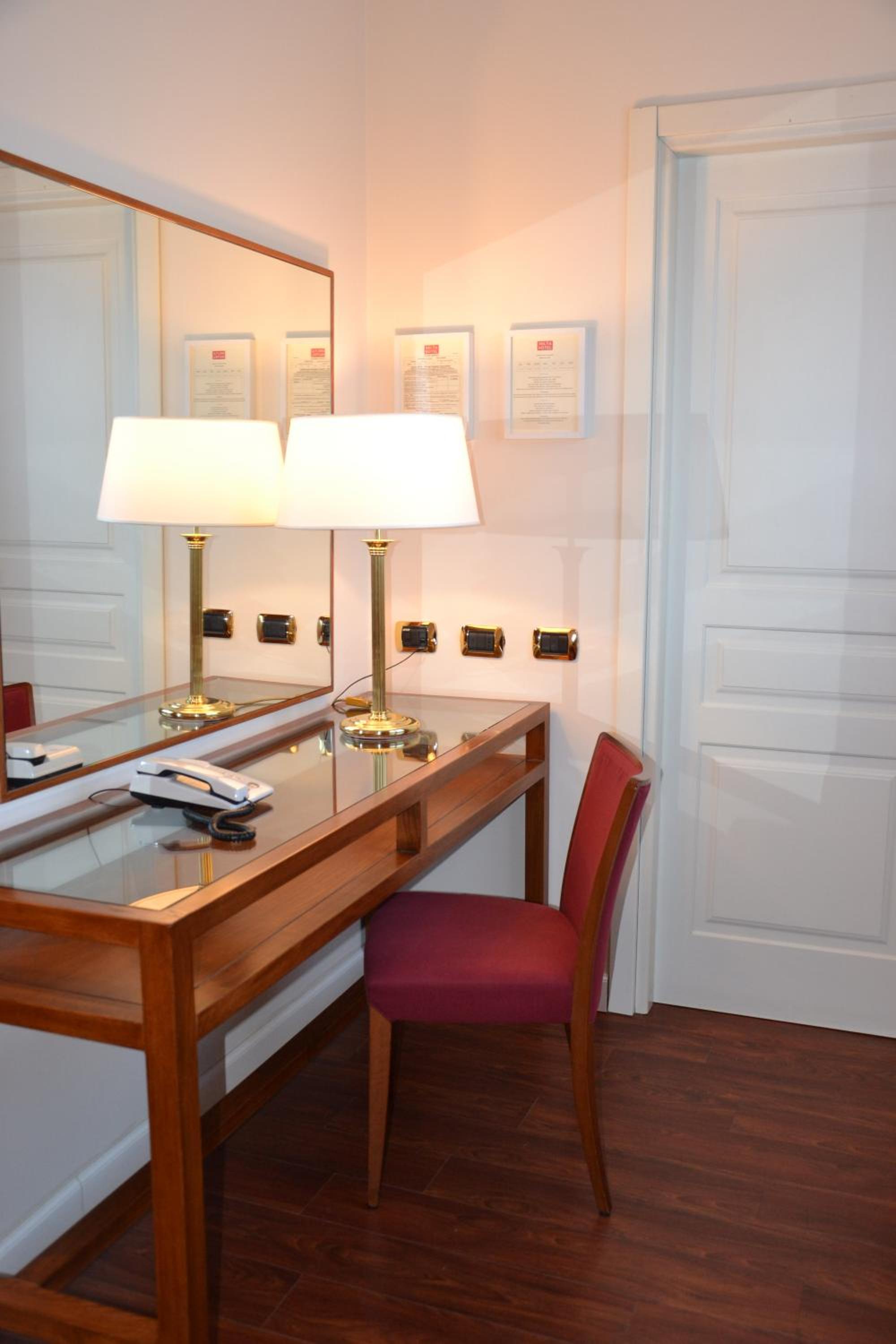 Single Room photo 2