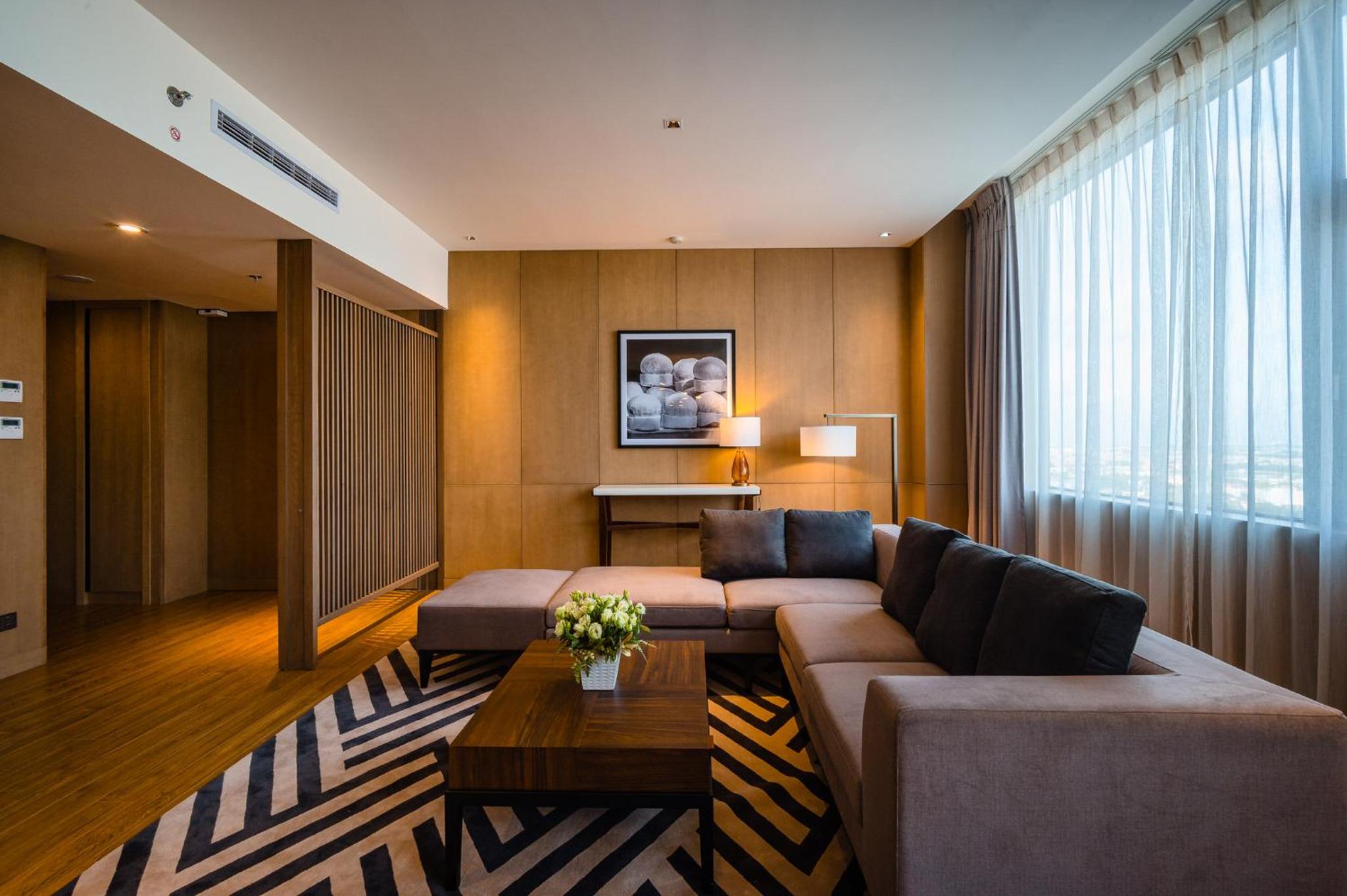 Executive Suite King Room - Photo 3