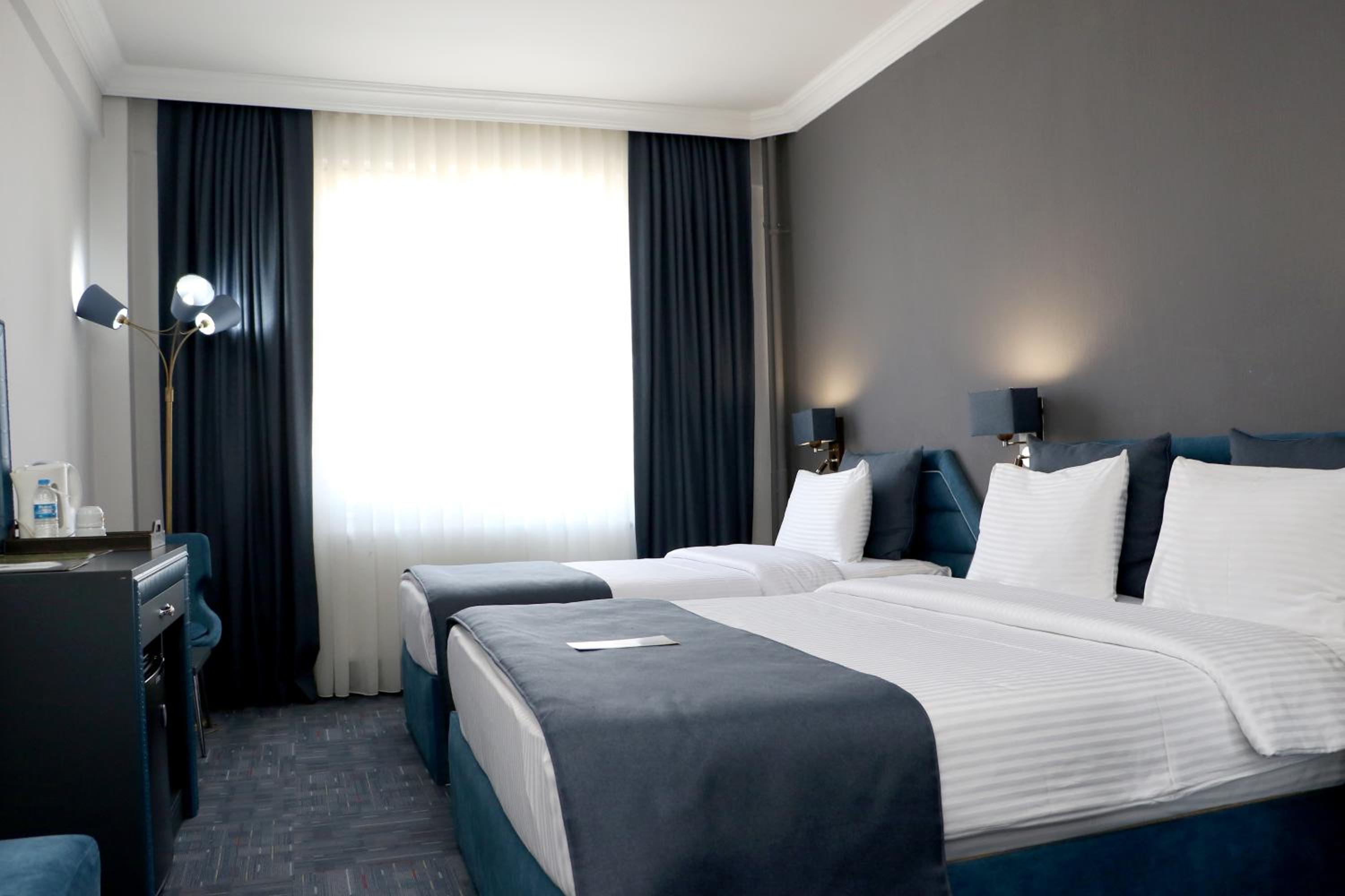 Double or Twin Room - Photo 25