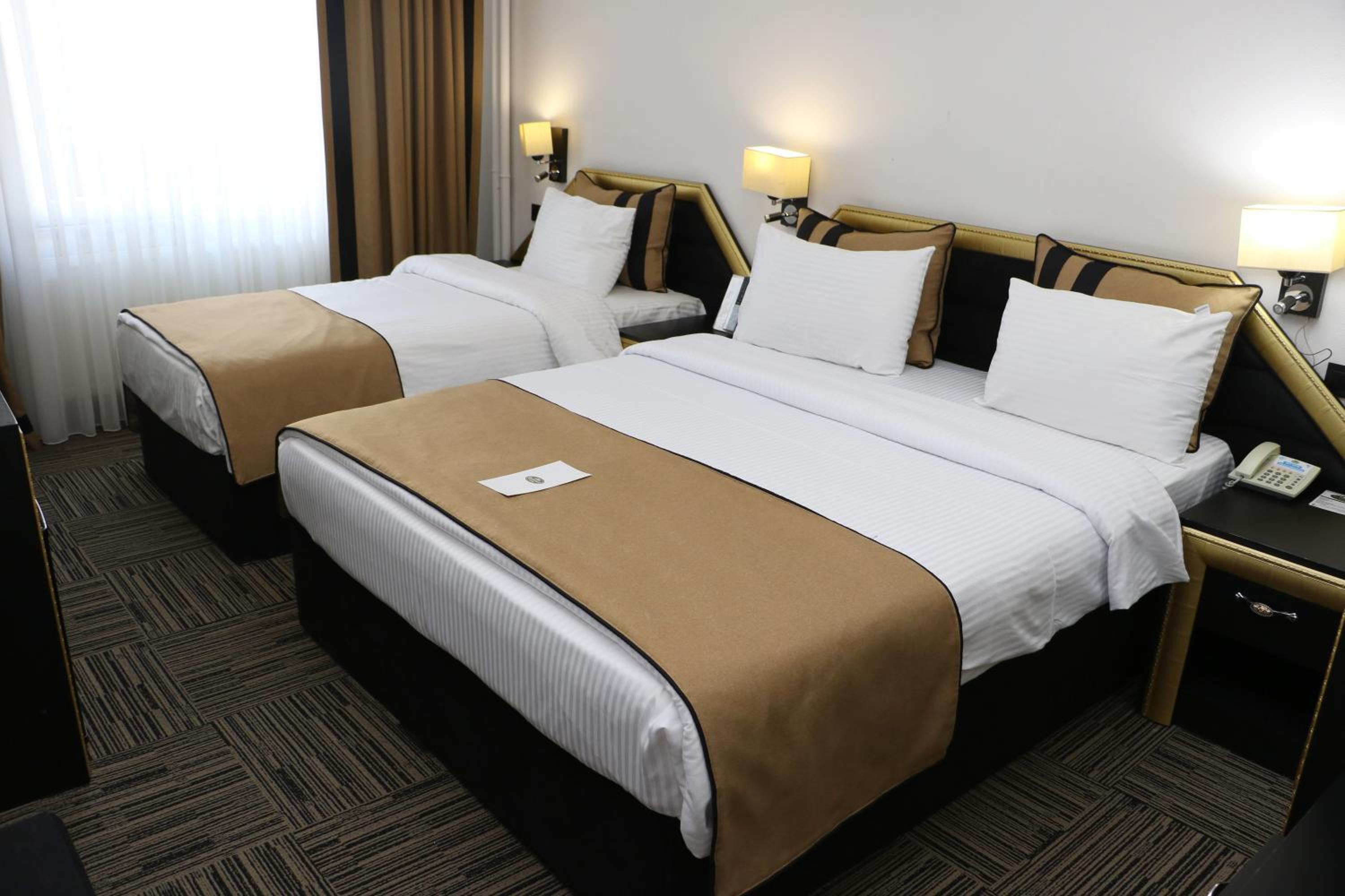 Double or Twin Room - Photo 23
