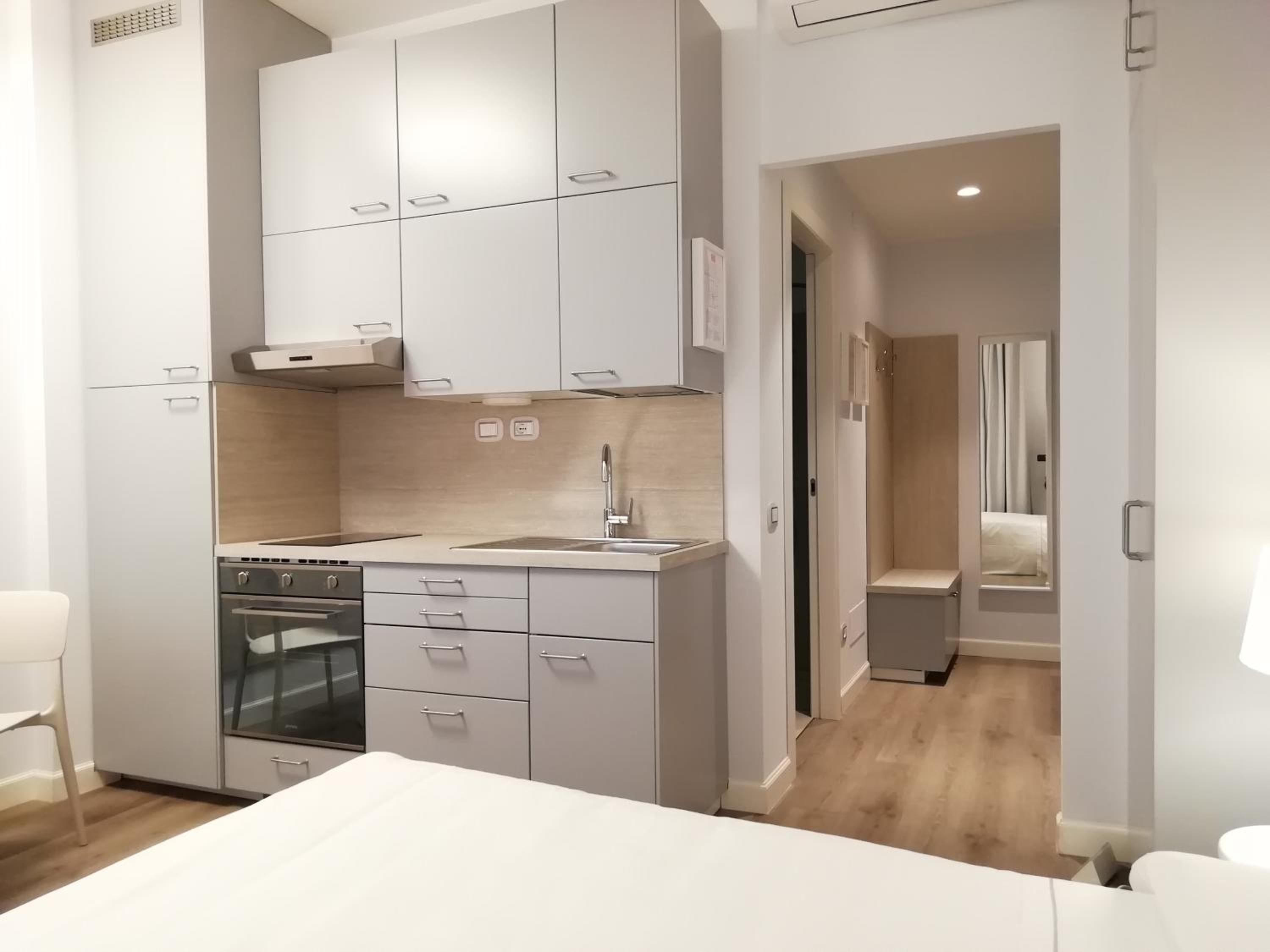 Double Room - Photo 7