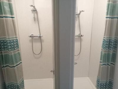 Family Room with Shared Bathroom photo 2