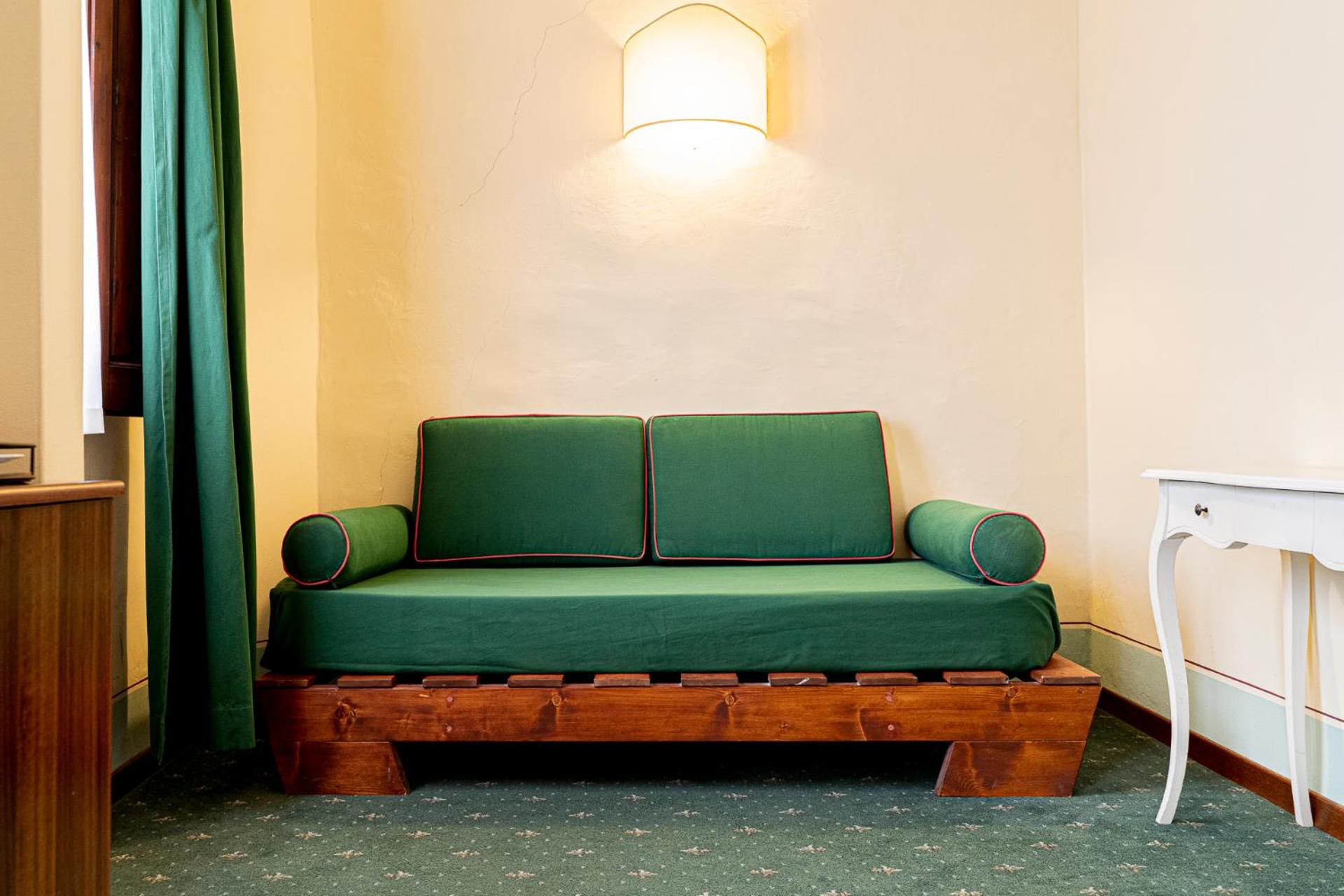 Deluxe Triple Room photo 3