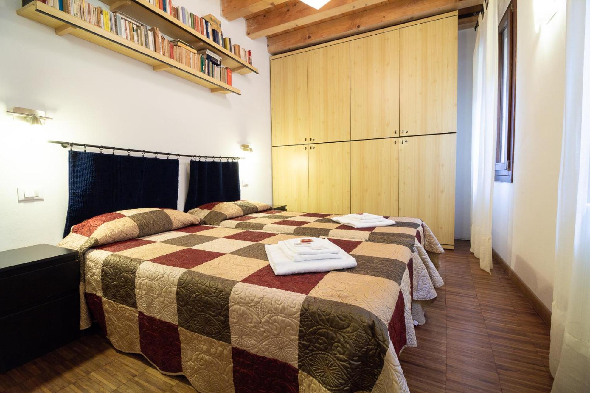 Twin Room with Extra Bed photo 2