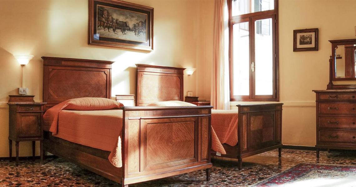 Twin Room with Private Bathroom photo 1
