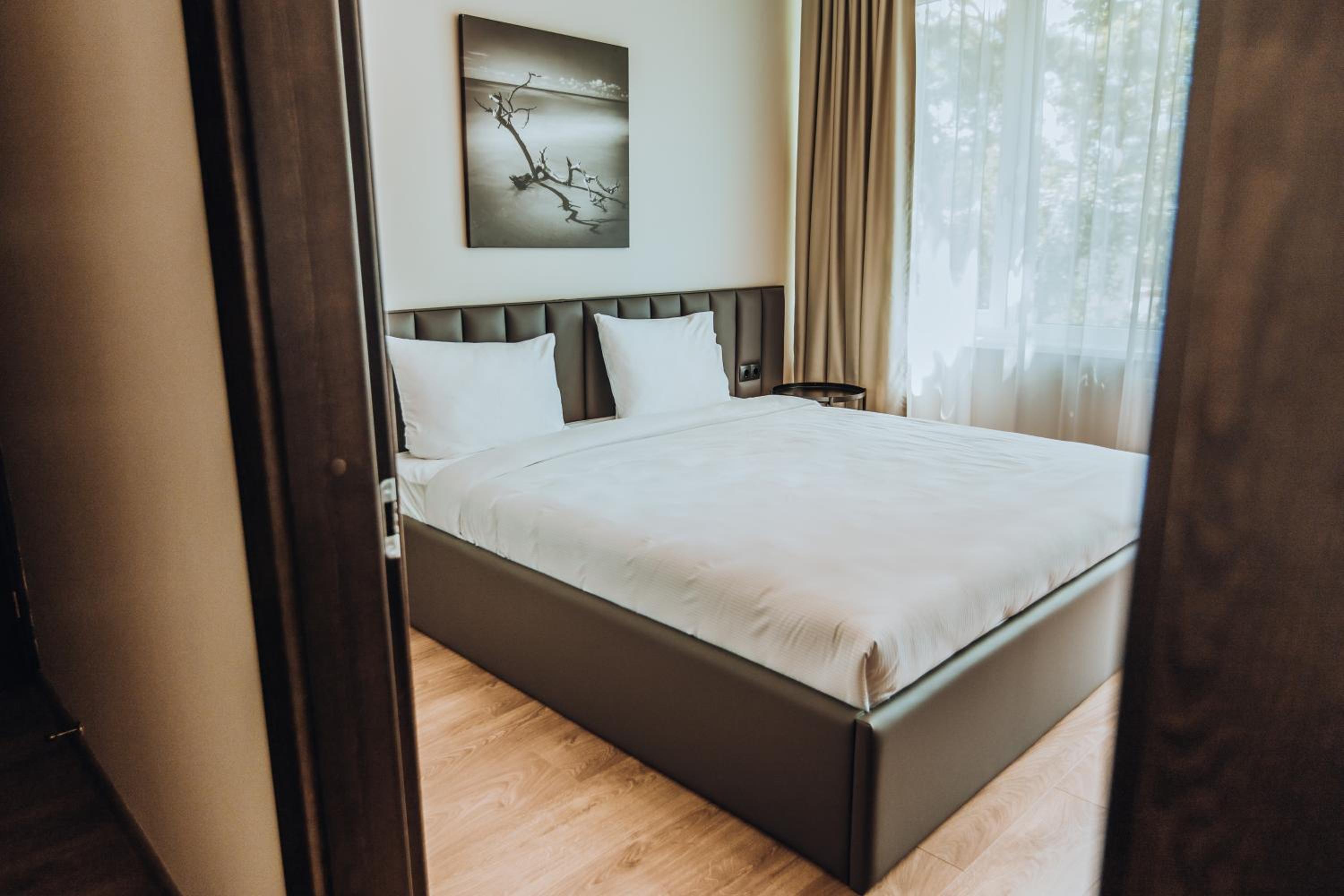 Two-Room Apartment - Photo 2