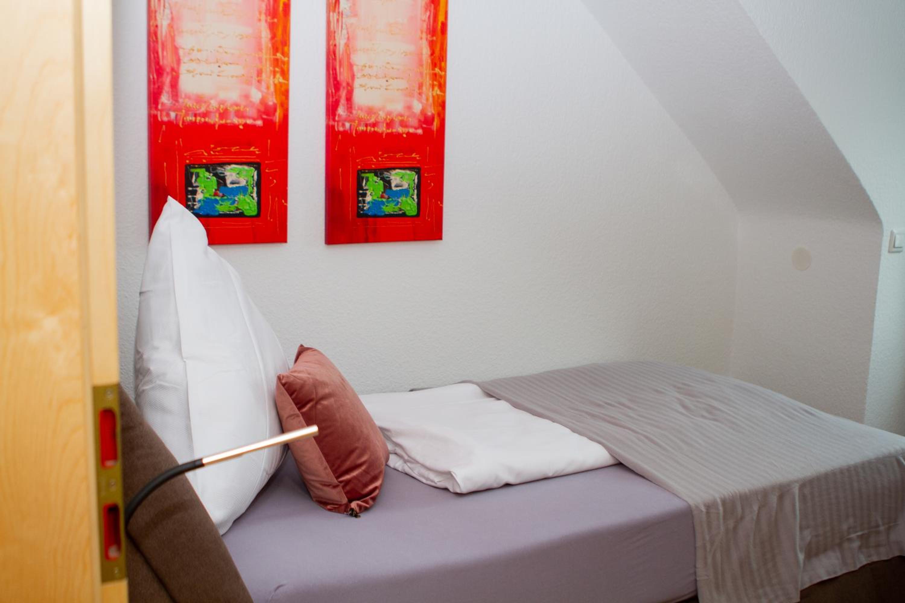 Single Room photo 3