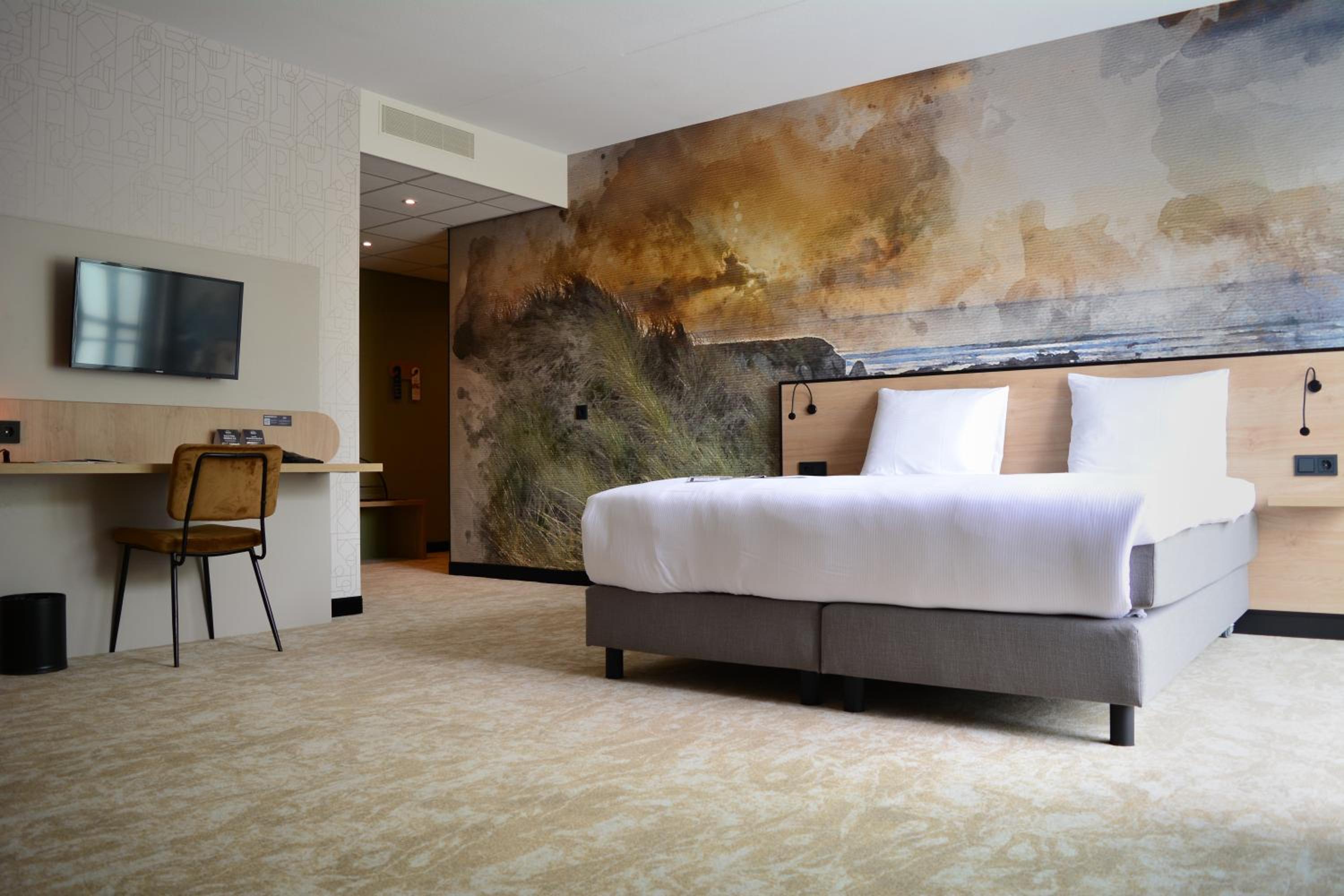Suite - Photo 3