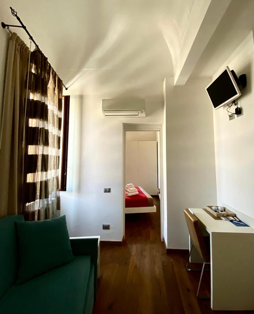 Deluxe Room - Photo 3