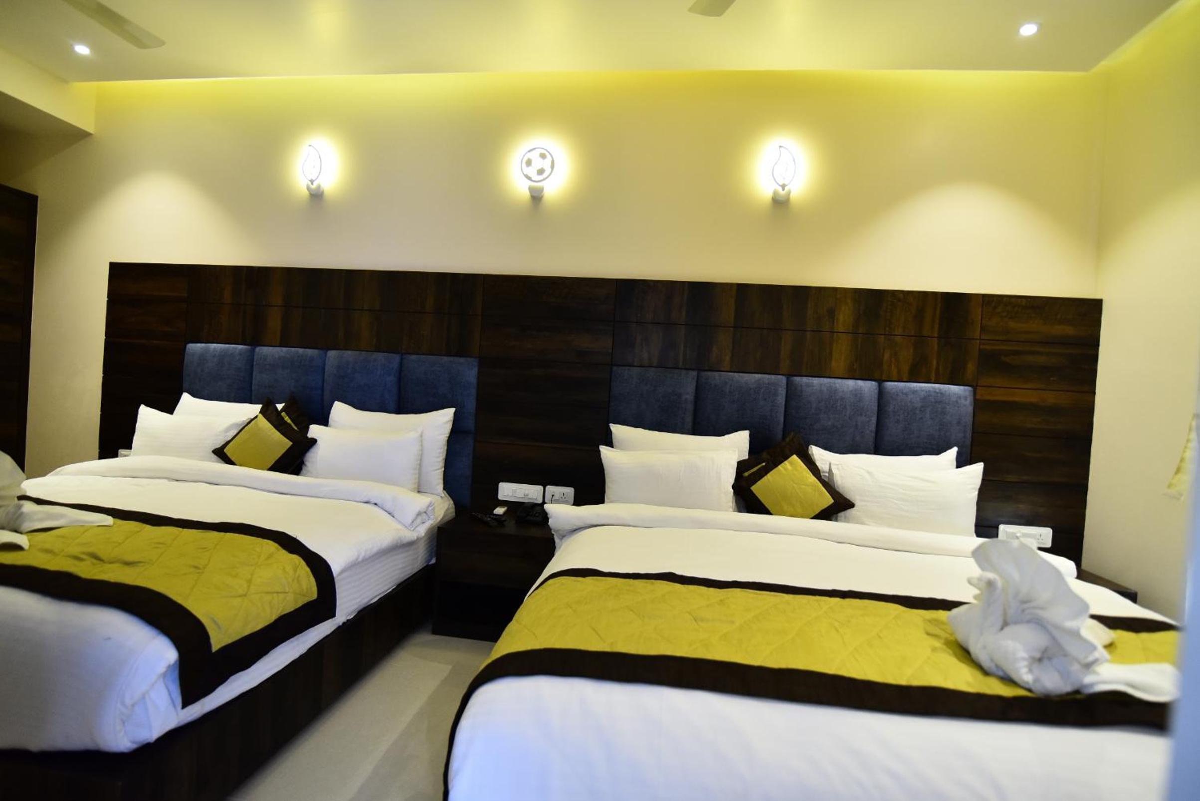 Deluxe Family Suite - Photo 1