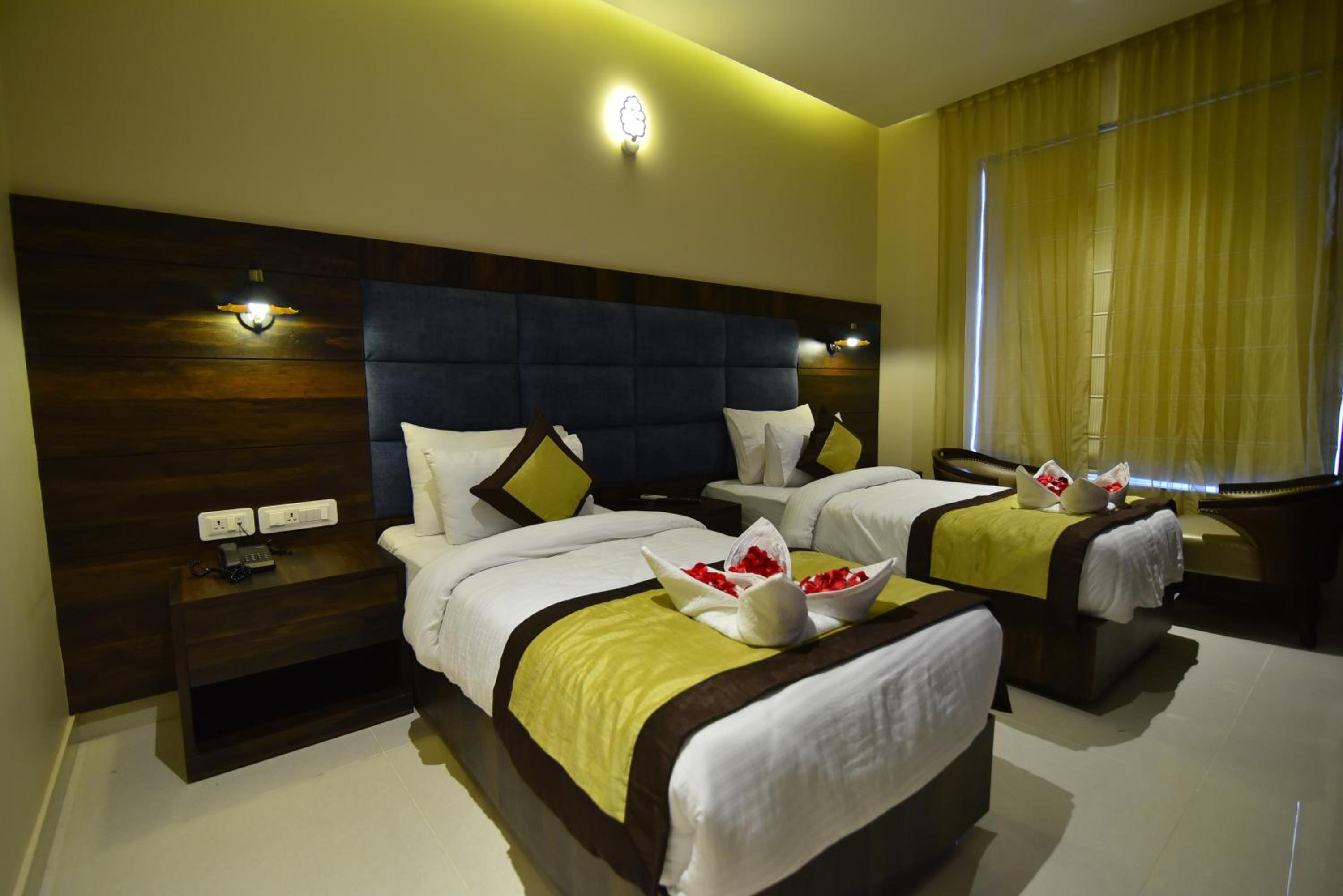 Double or Twin Room - Photo 9
