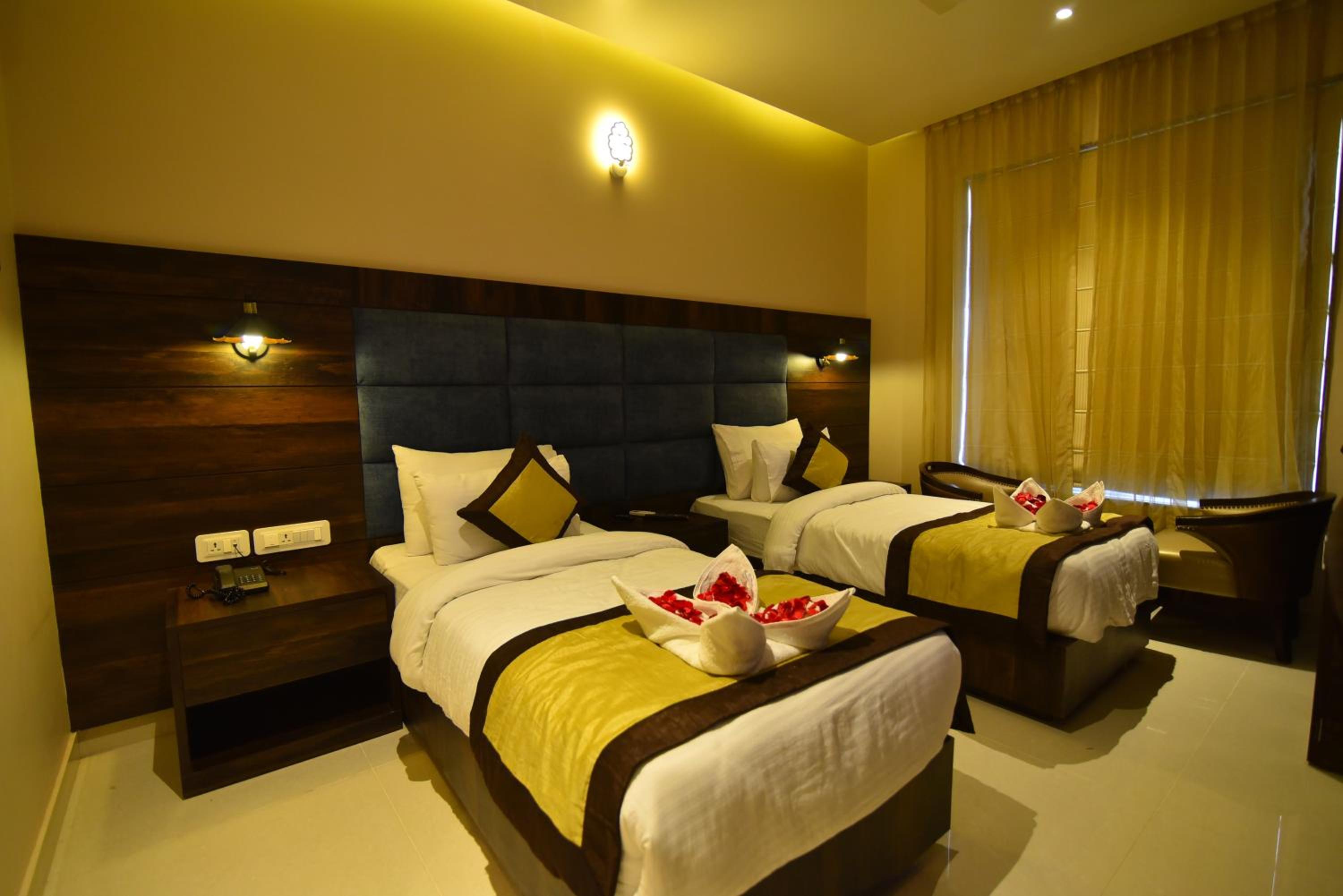 Double or Twin Room - Photo 8