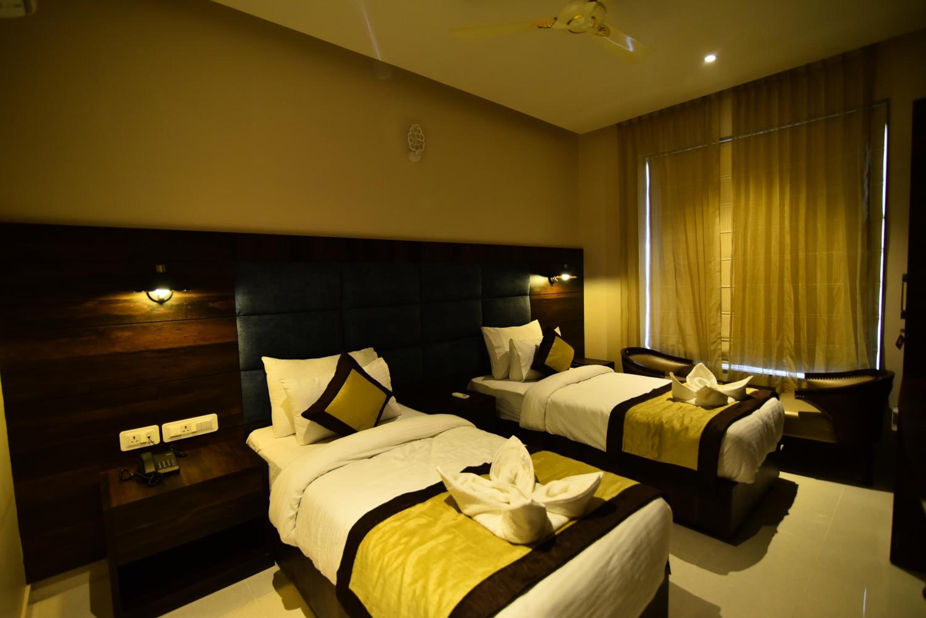 Double or Twin Room - Photo 6