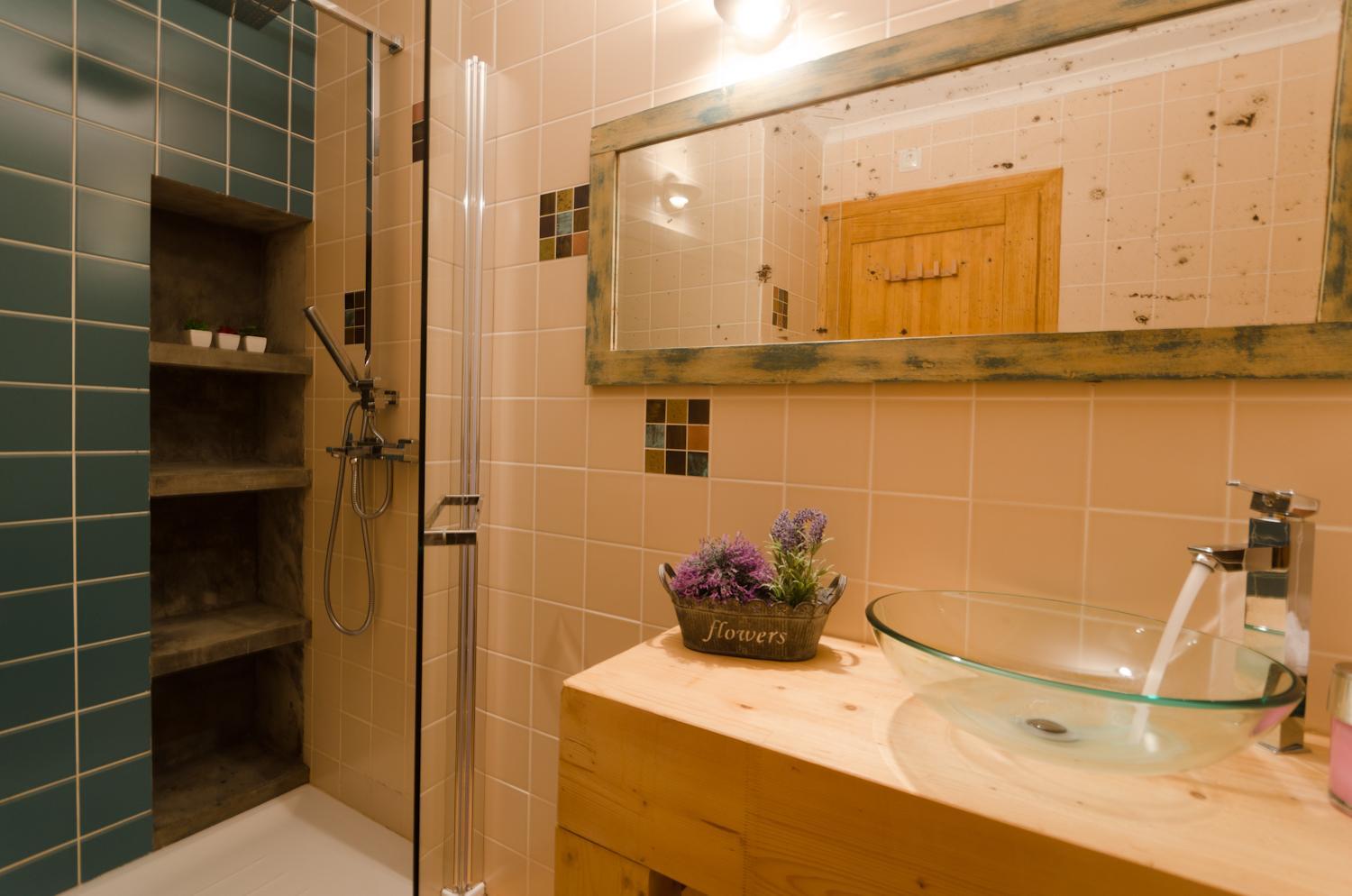 Triple Room with Private Bathroom photo 3