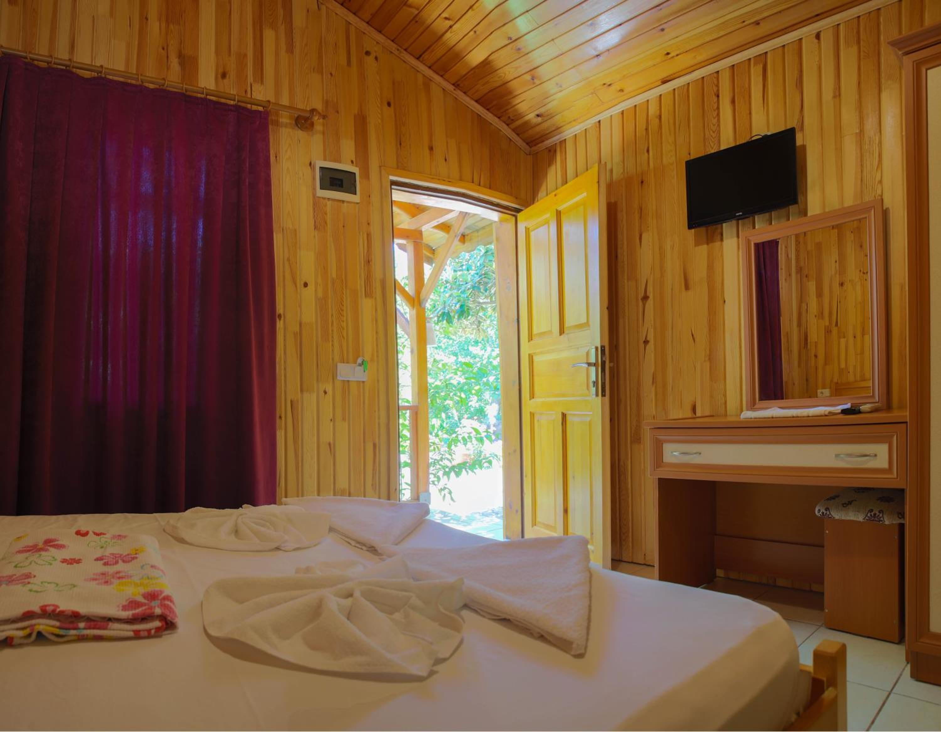 Bungalow (3 Adults) photo 1