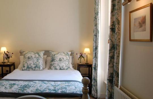 Suite - Photo 1