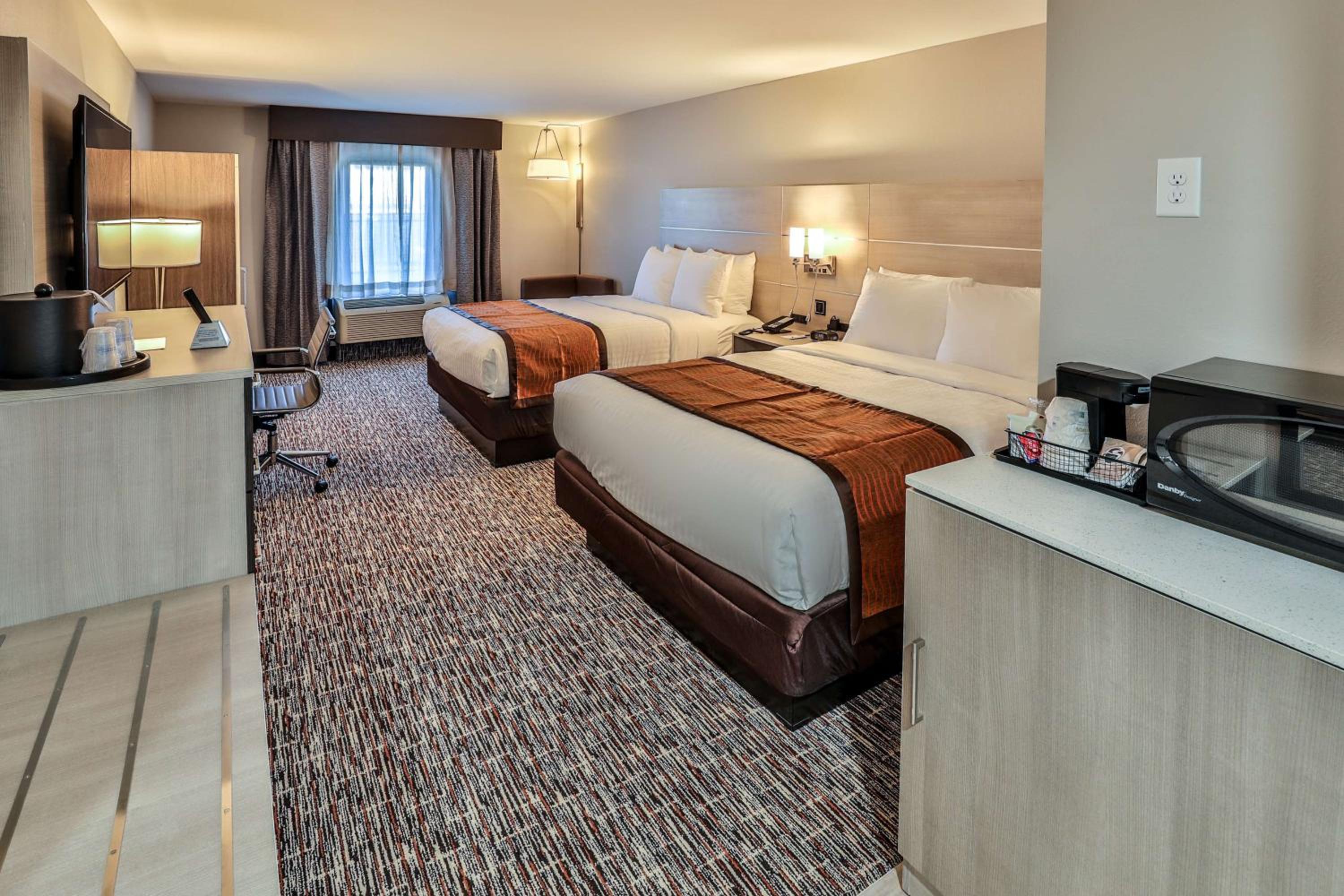 Queen Room with Two Queen Beds - Photo 1