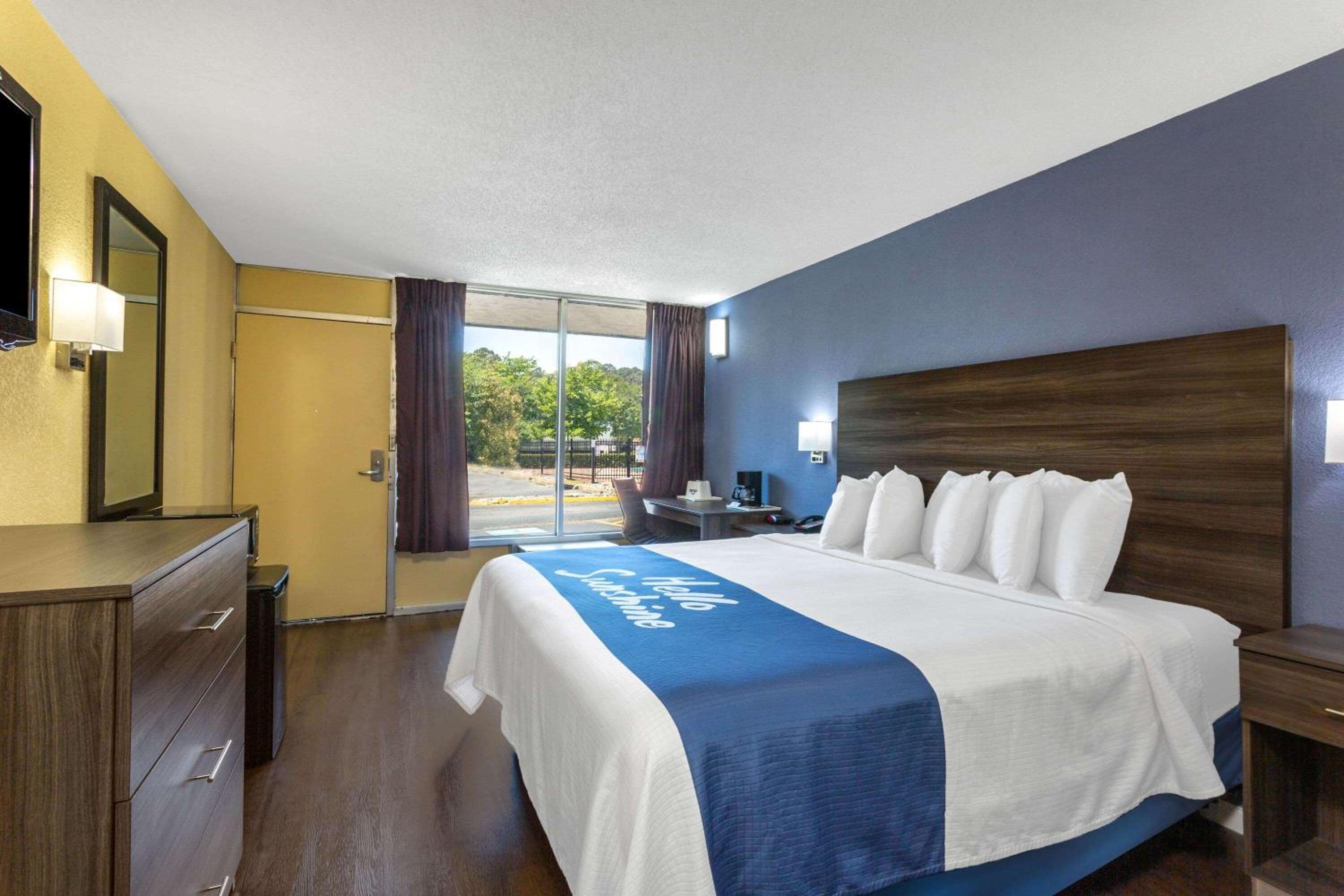 King Room - Disability Access/Non-Smoking photo 1