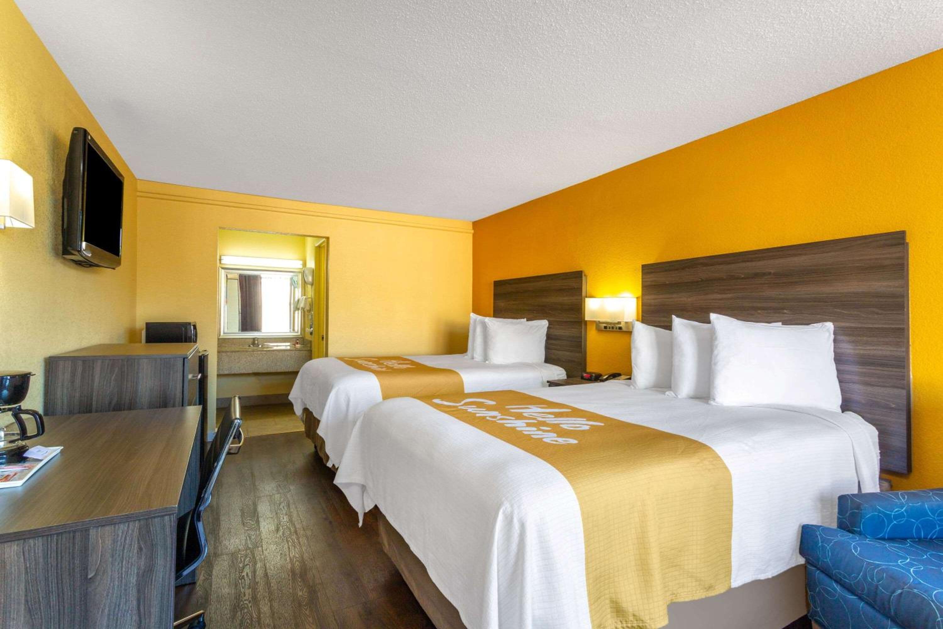 Double Room With Two Double Beds - Non-Smoking photo 3