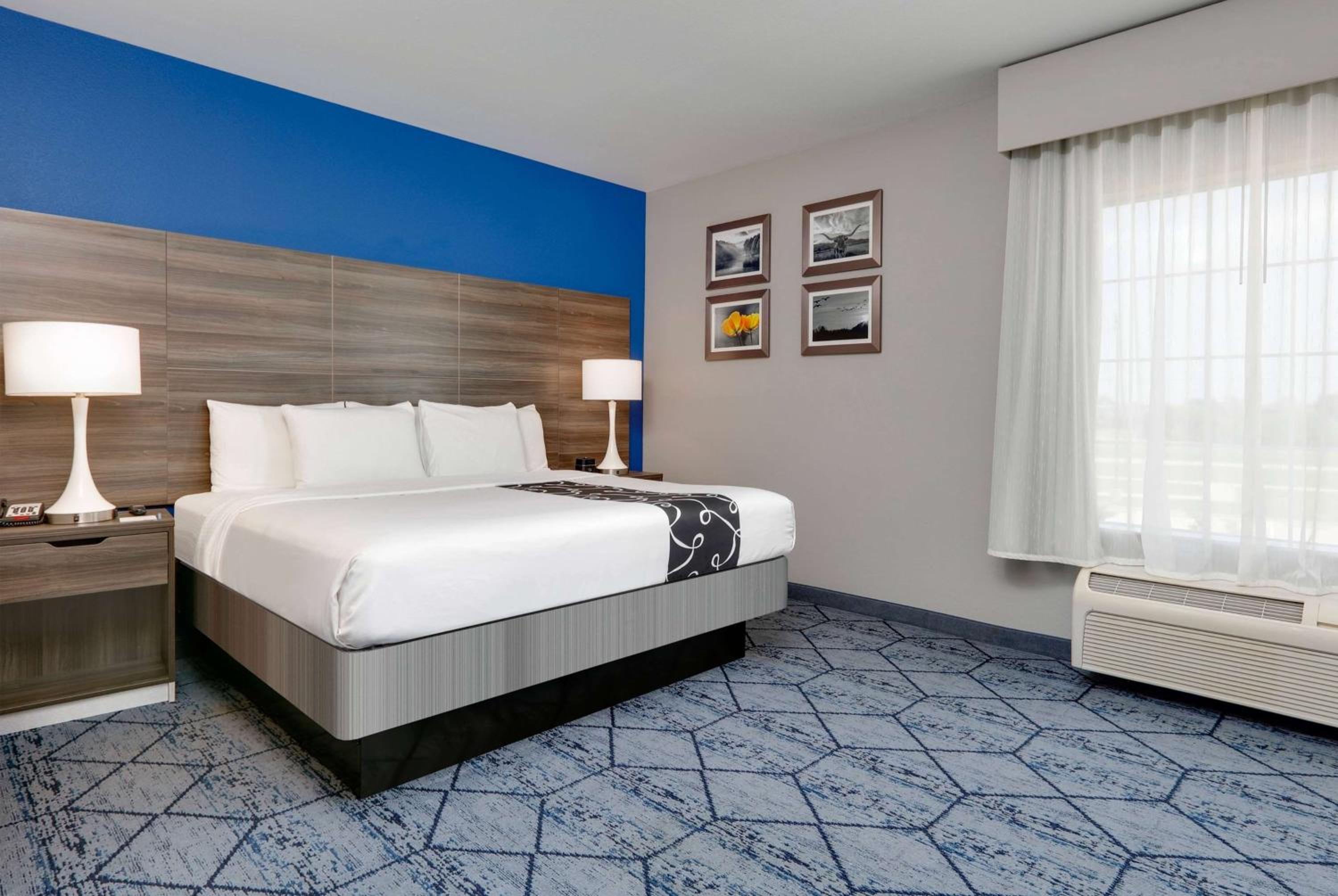 King Room - Non-Smoking - Photo 1