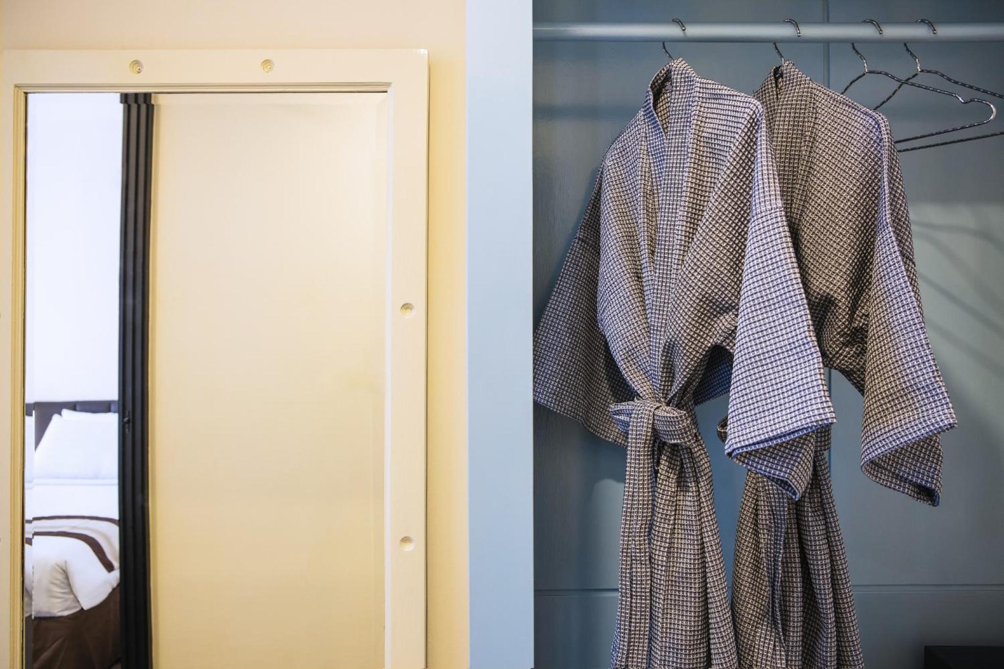 Superior Suite - Photo 10