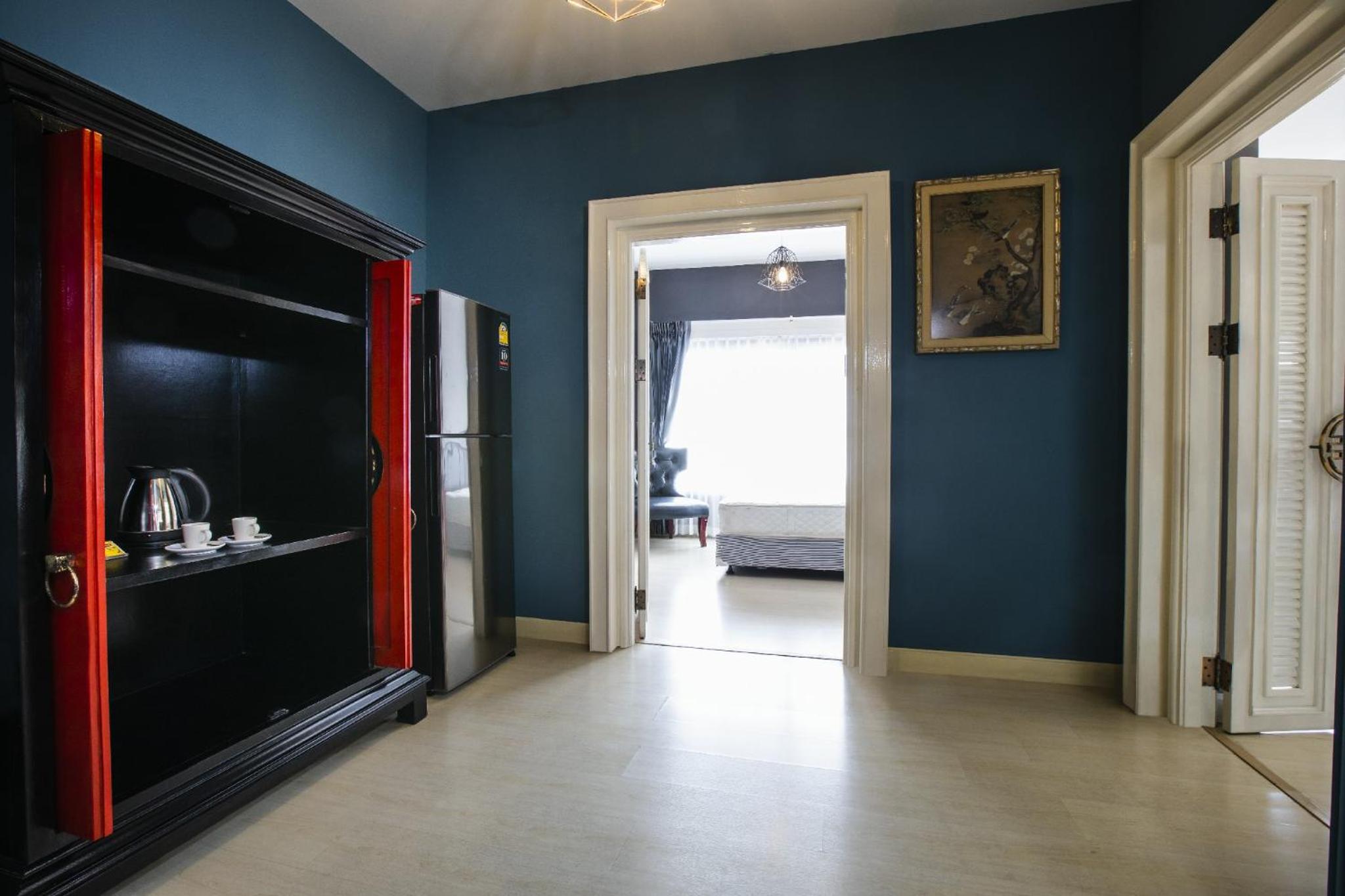 Three-Bedroom Suite - Photo 7