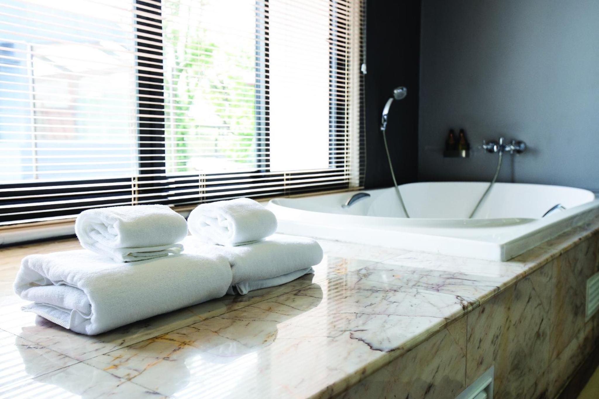 Three-Bedroom Suite - Photo 6