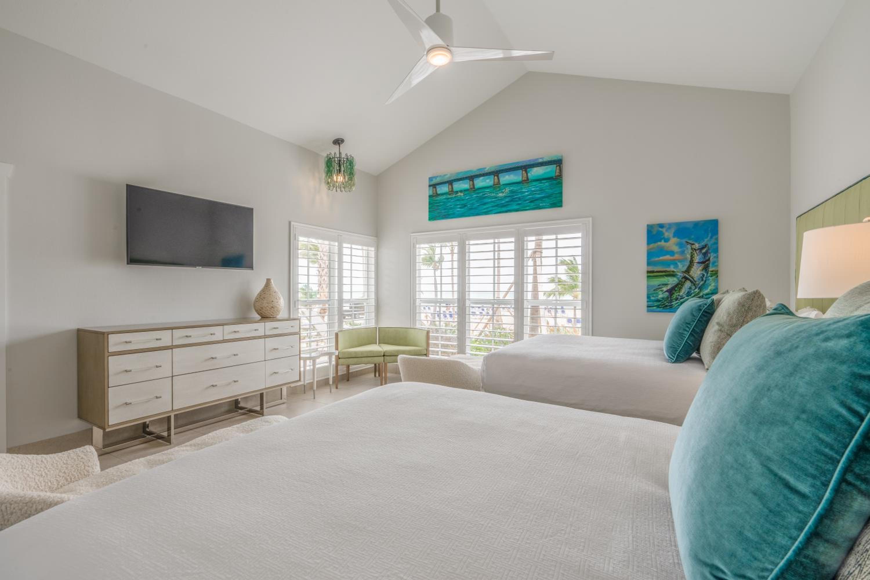 2 Queen Beds, Jr. Suite Sable Oceanfront - Photo 1