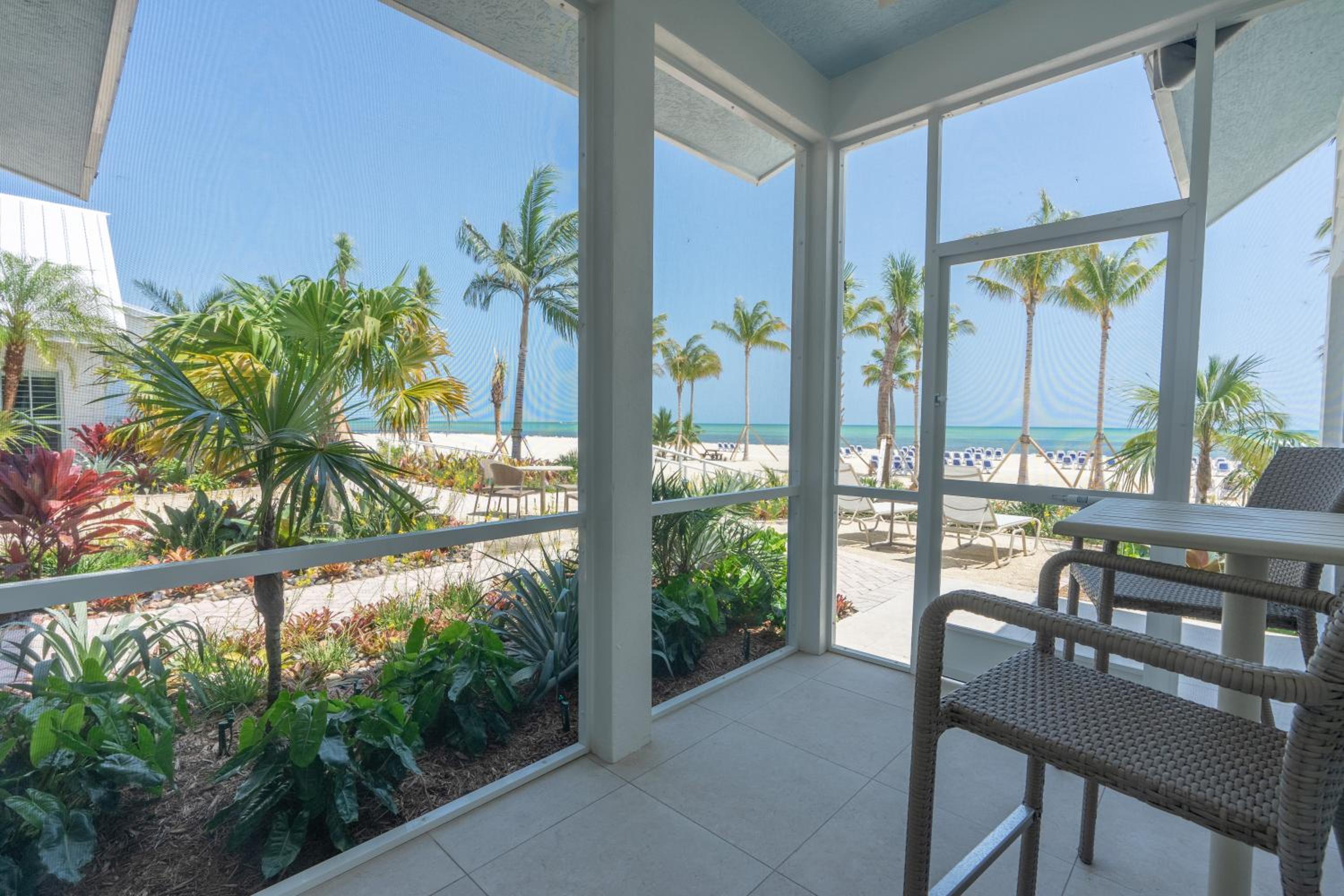 2 Queen Beds, Jr. Suite Sable Oceanfront - Photo 3