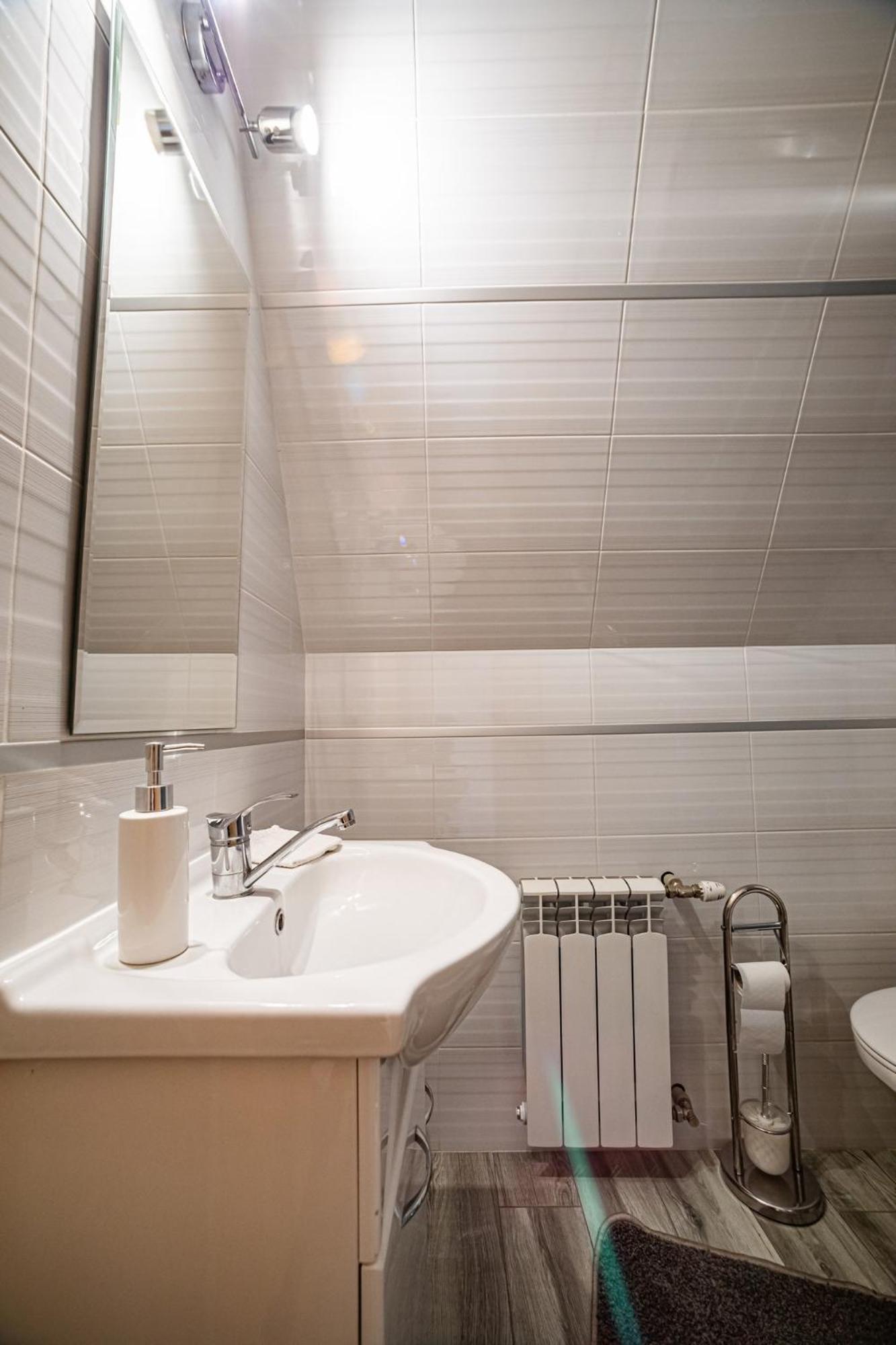 One-Bedroom Apartment - Photo 19