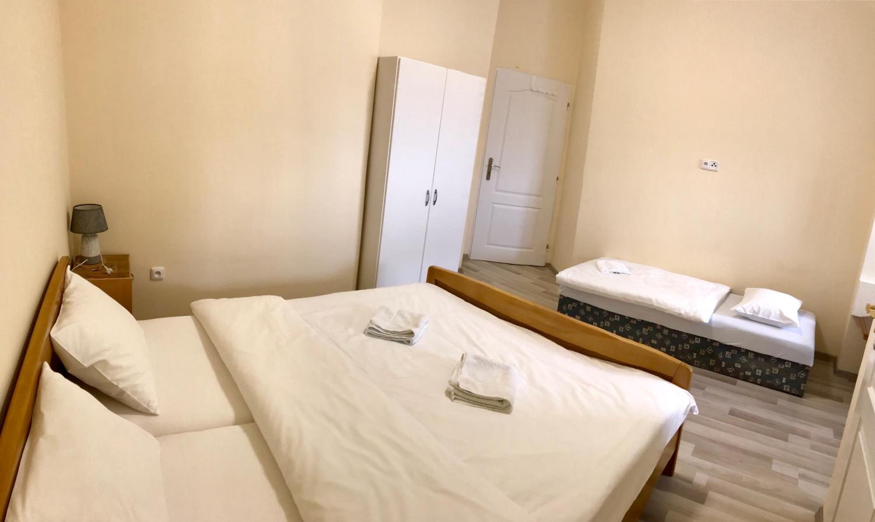 Triple Room with Shared Toilet photo 2