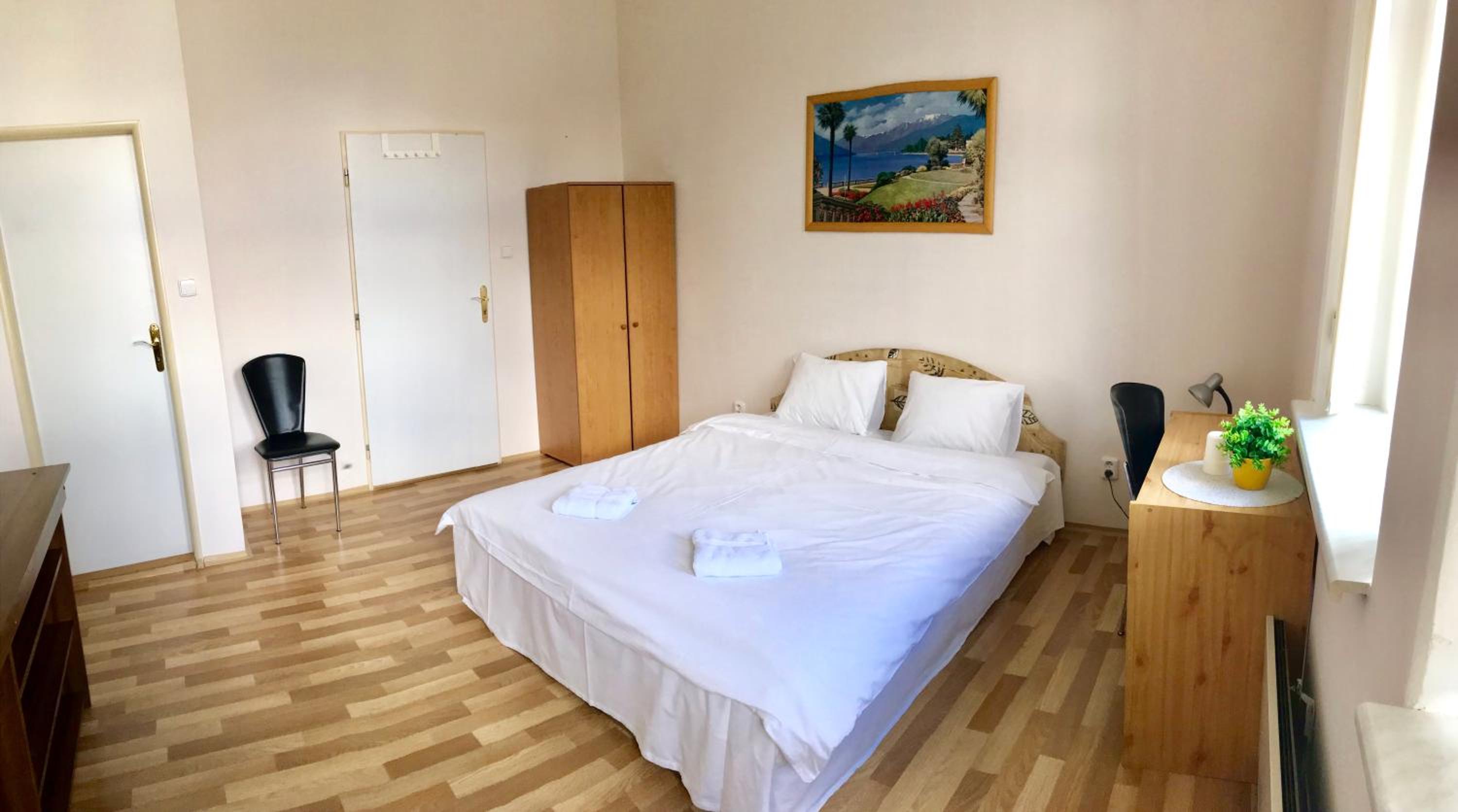 Double Room with Private External Bathroom photo 1