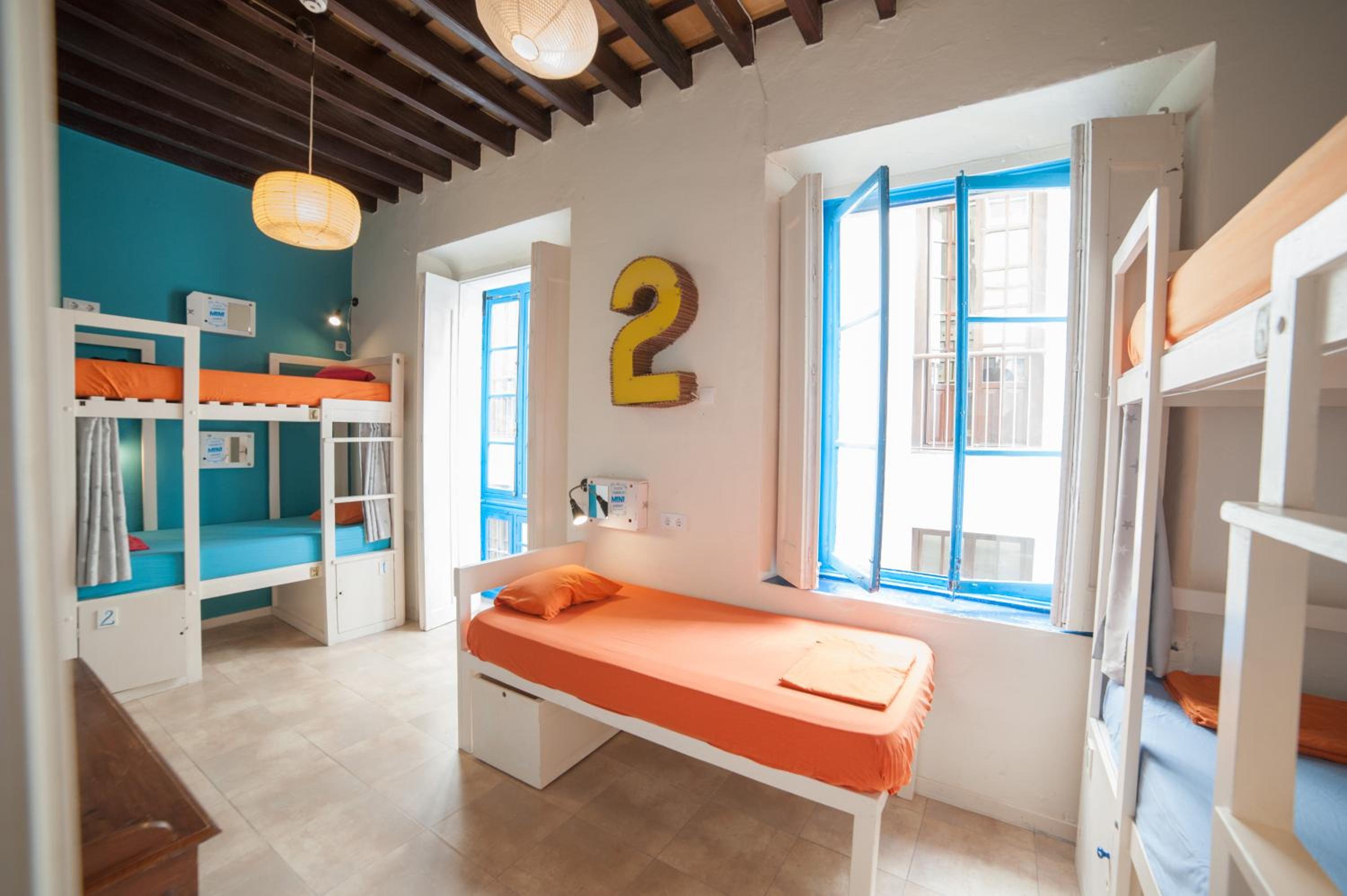Cama en Dormitorio Mixto de 7 Camas con Baño Privado