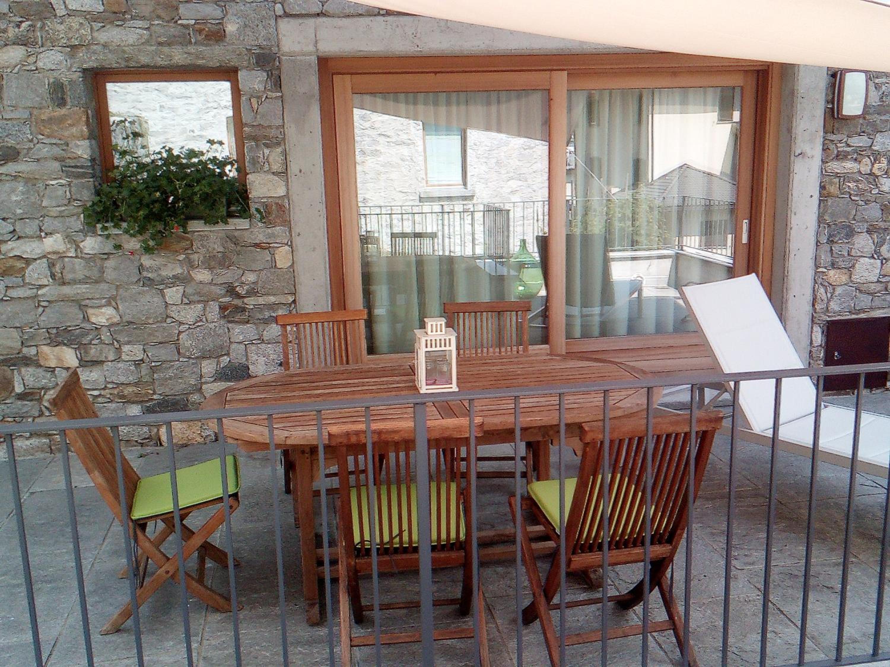 Queen Room with Balcony - Photo 8